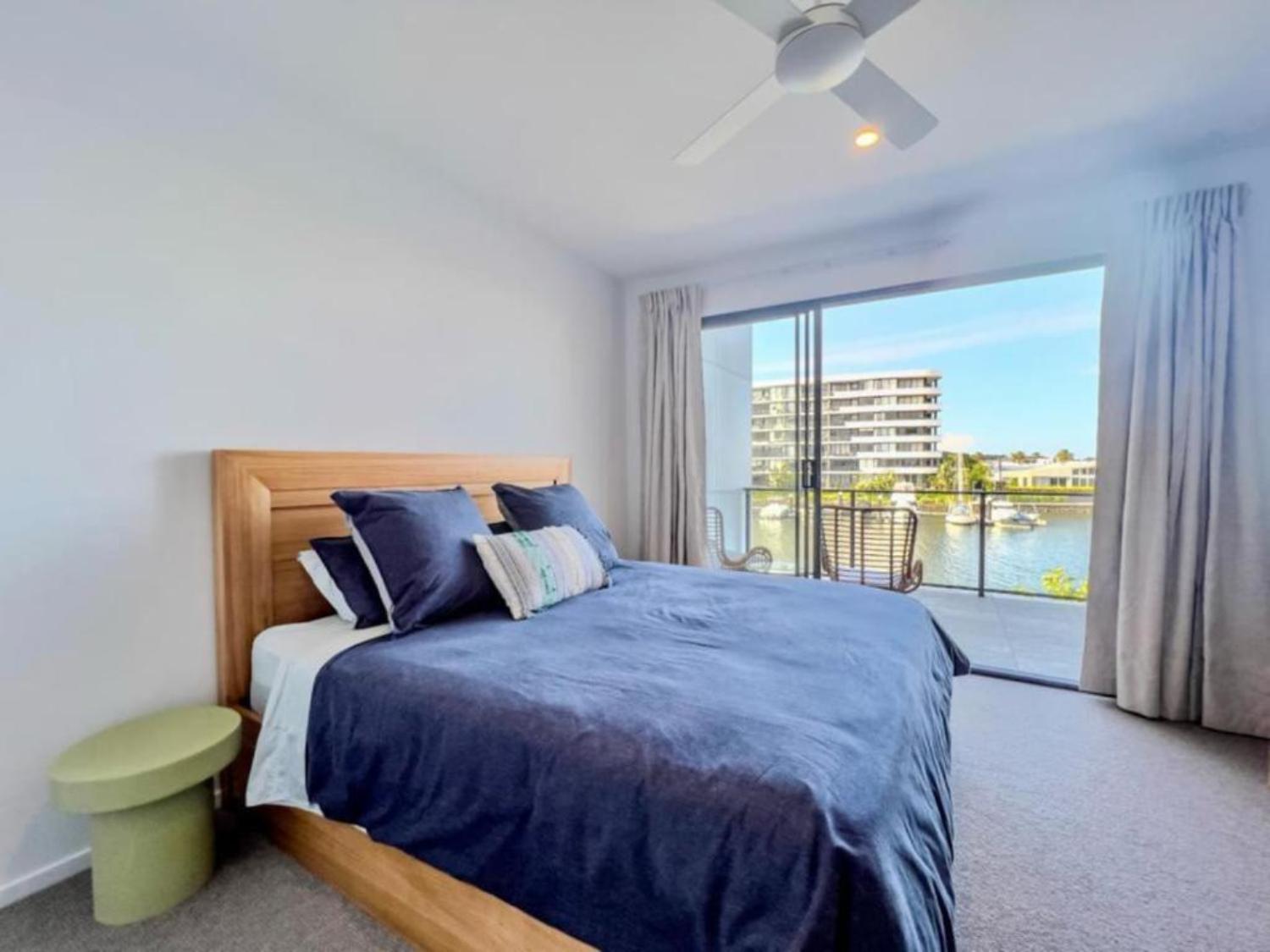 Tranquil Waterside Elegance