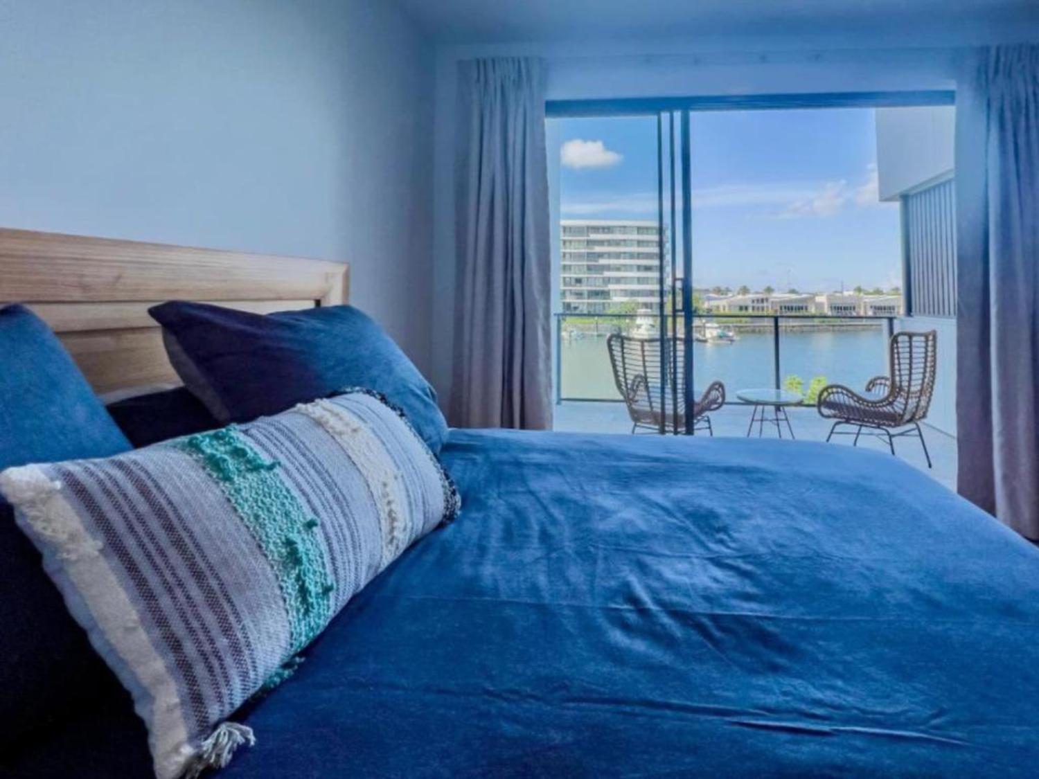 Tranquil Waterside Elegance