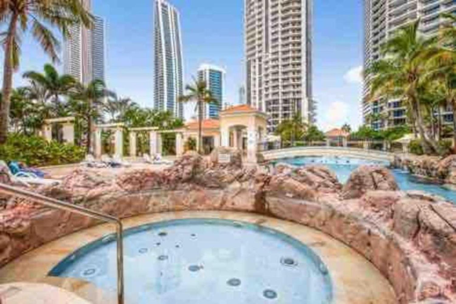 NOTINUSEOceanview Luxury Level 36 Couple Oasis