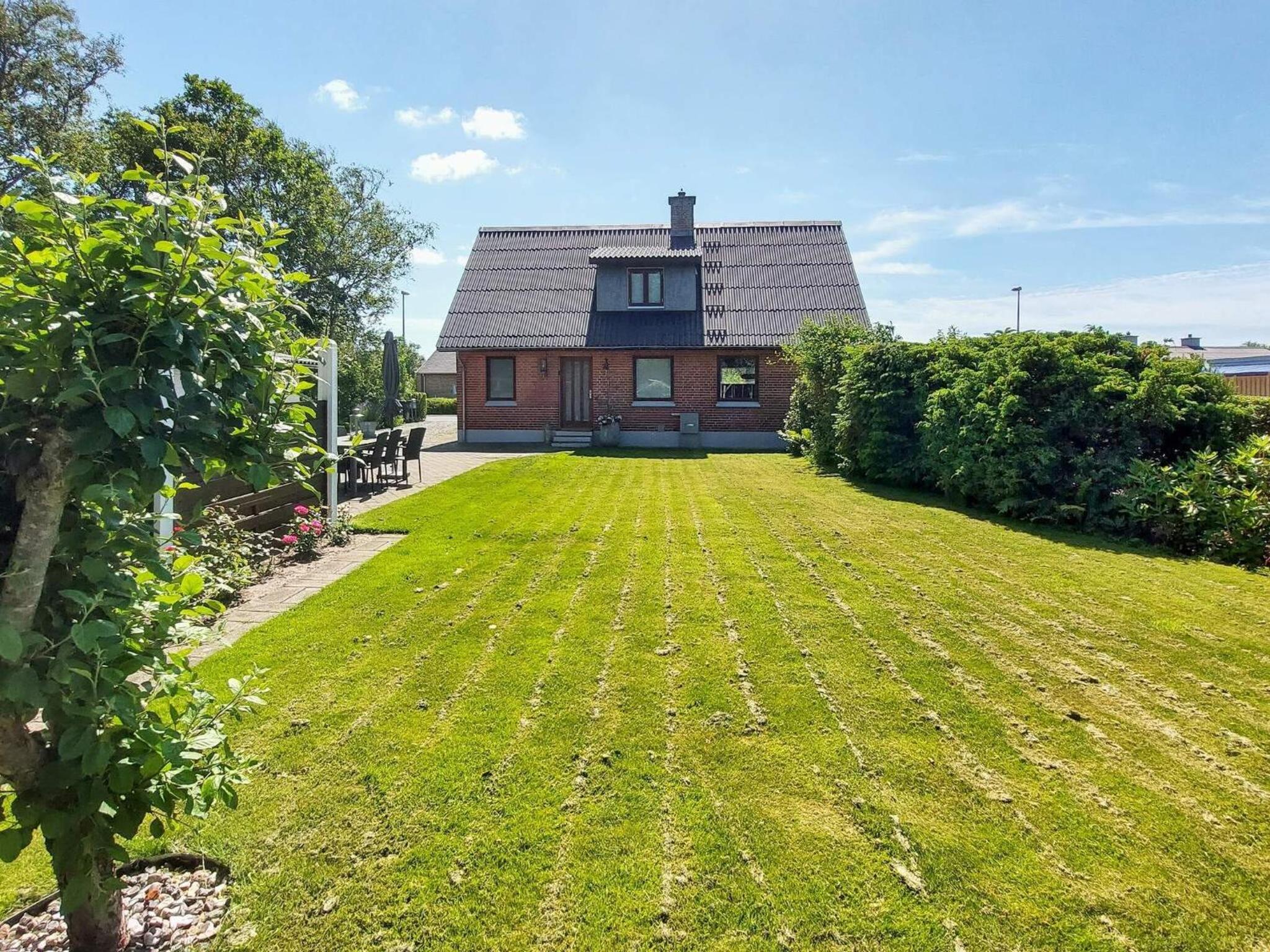 10 person holiday home in Ålbæk-By Traum