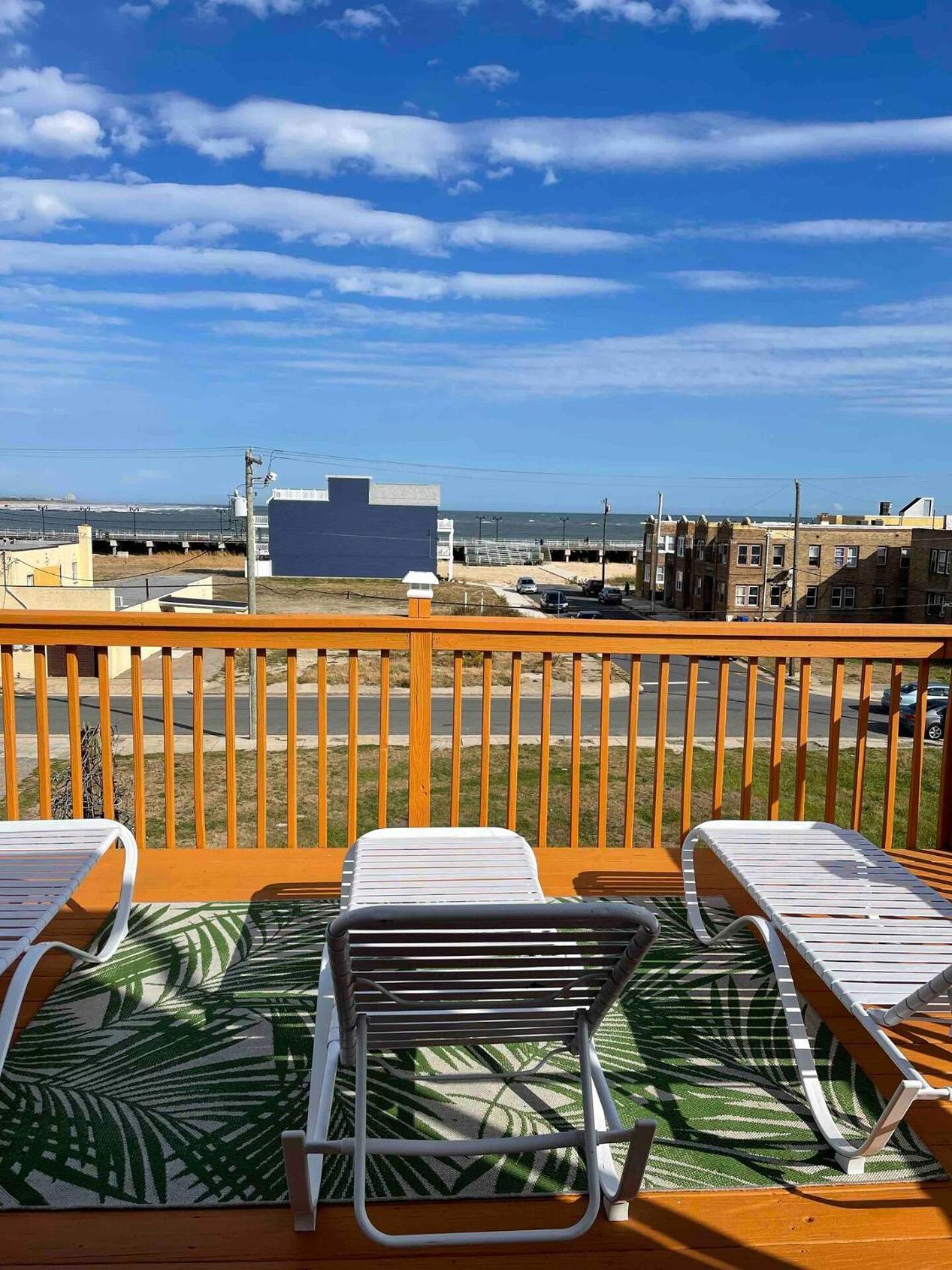 4 bed- Seaside, 1 block to AC Boardwalk & Shore view 5