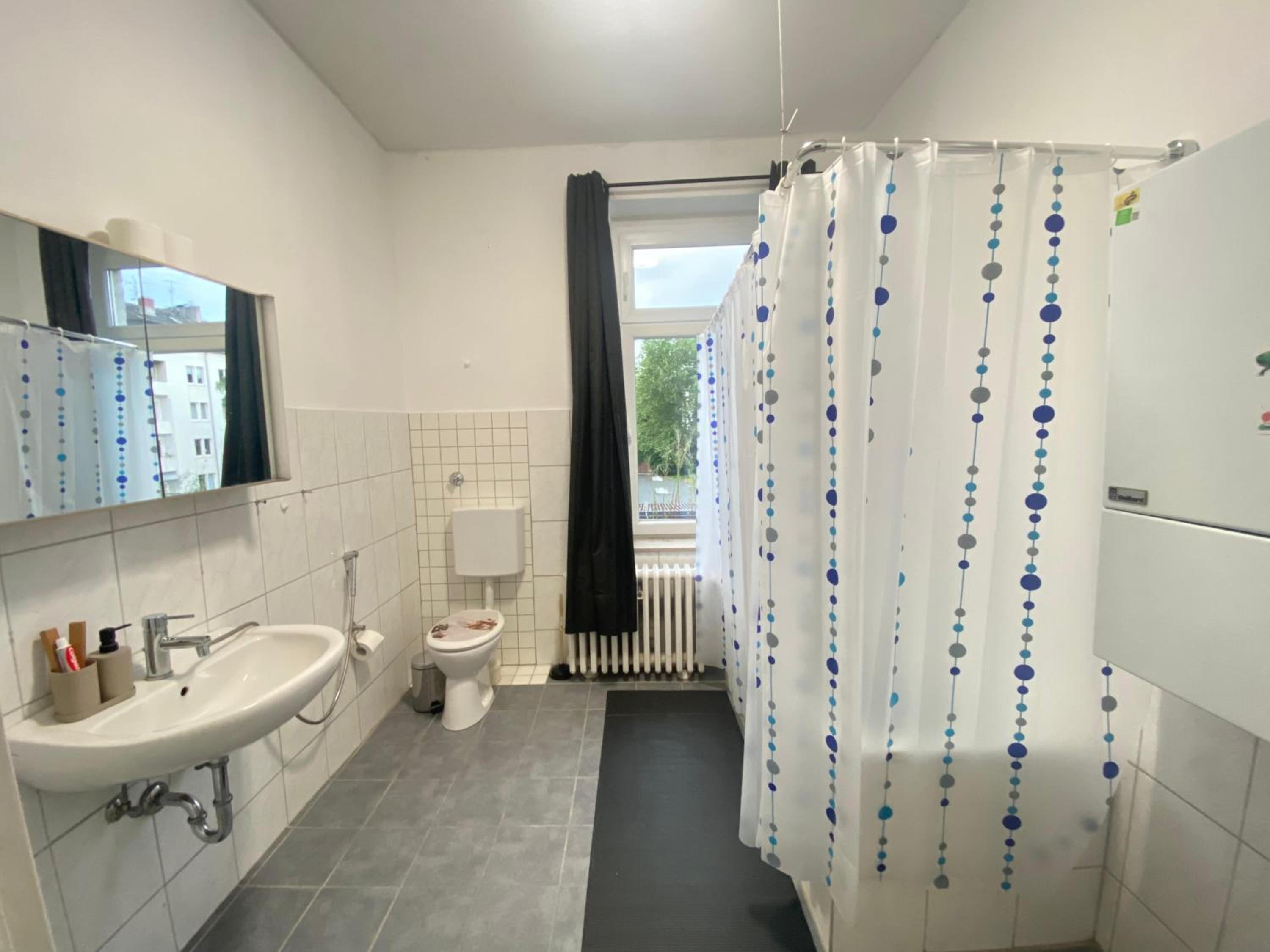 Gemütliche, Helle, ruhige Wohnung im Zentrum von Düsseldorf