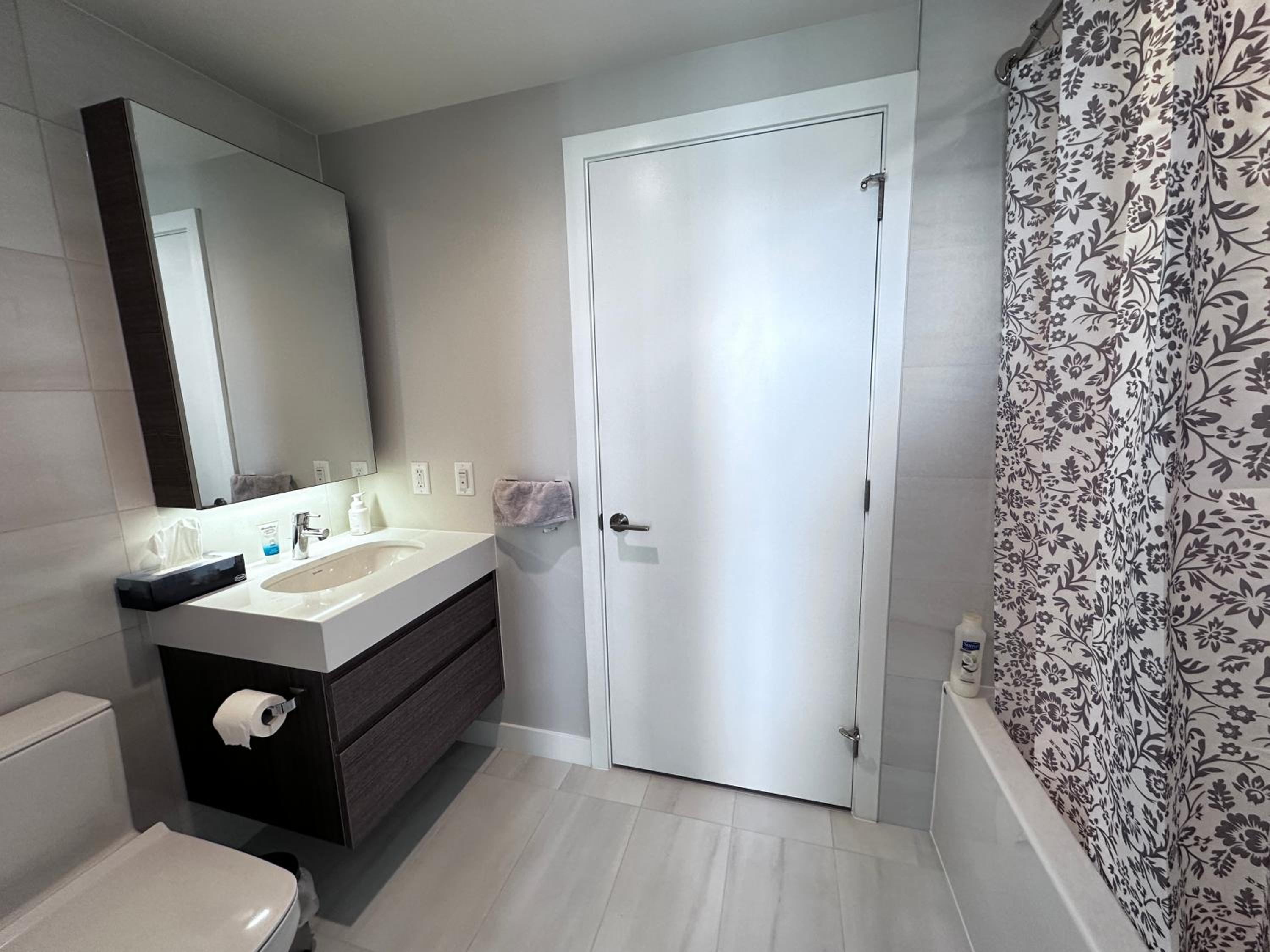 Relocation Special-New condo at Metrotown