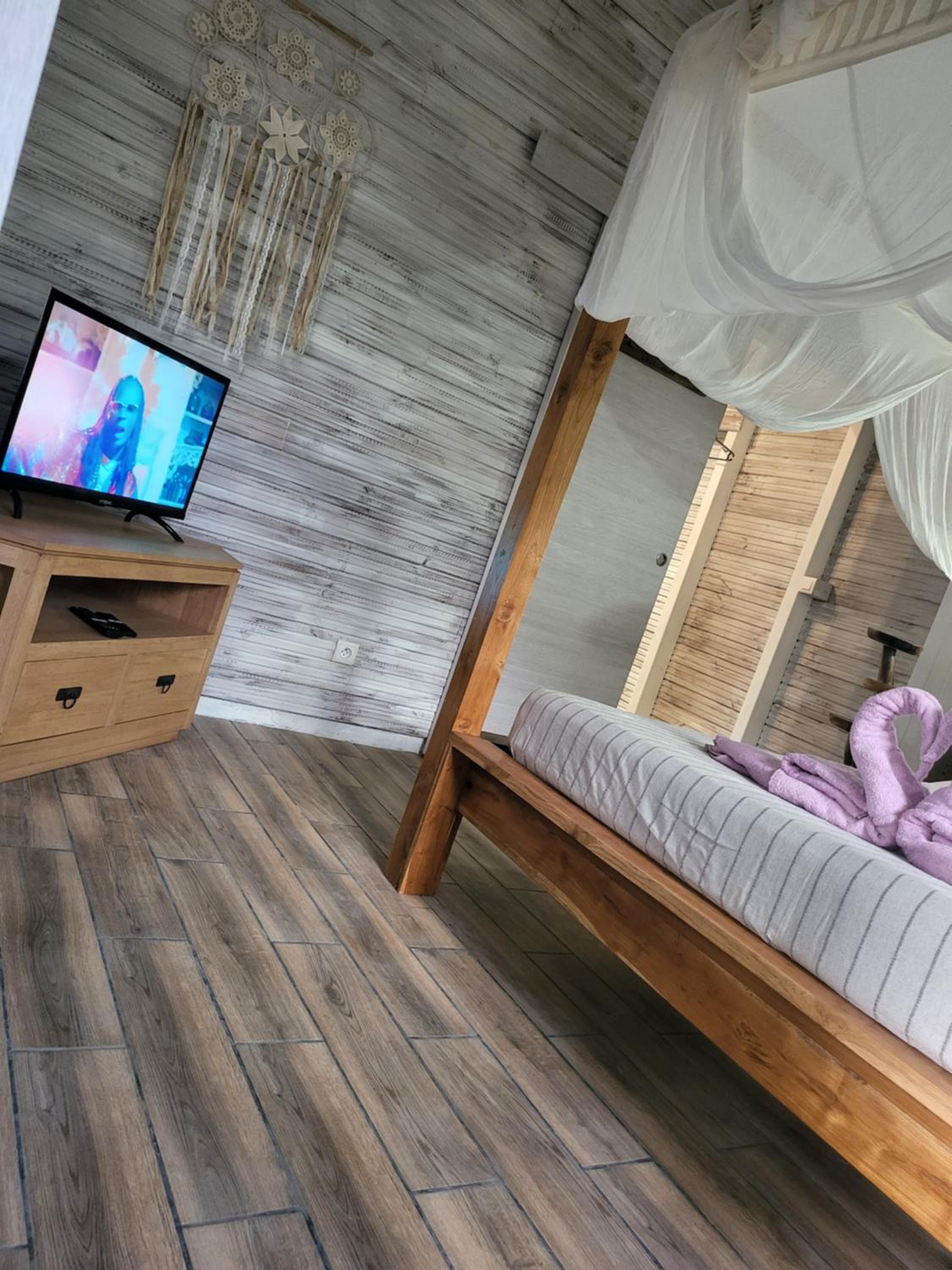 Bungalow chez Séve et Savi avec jacuzi