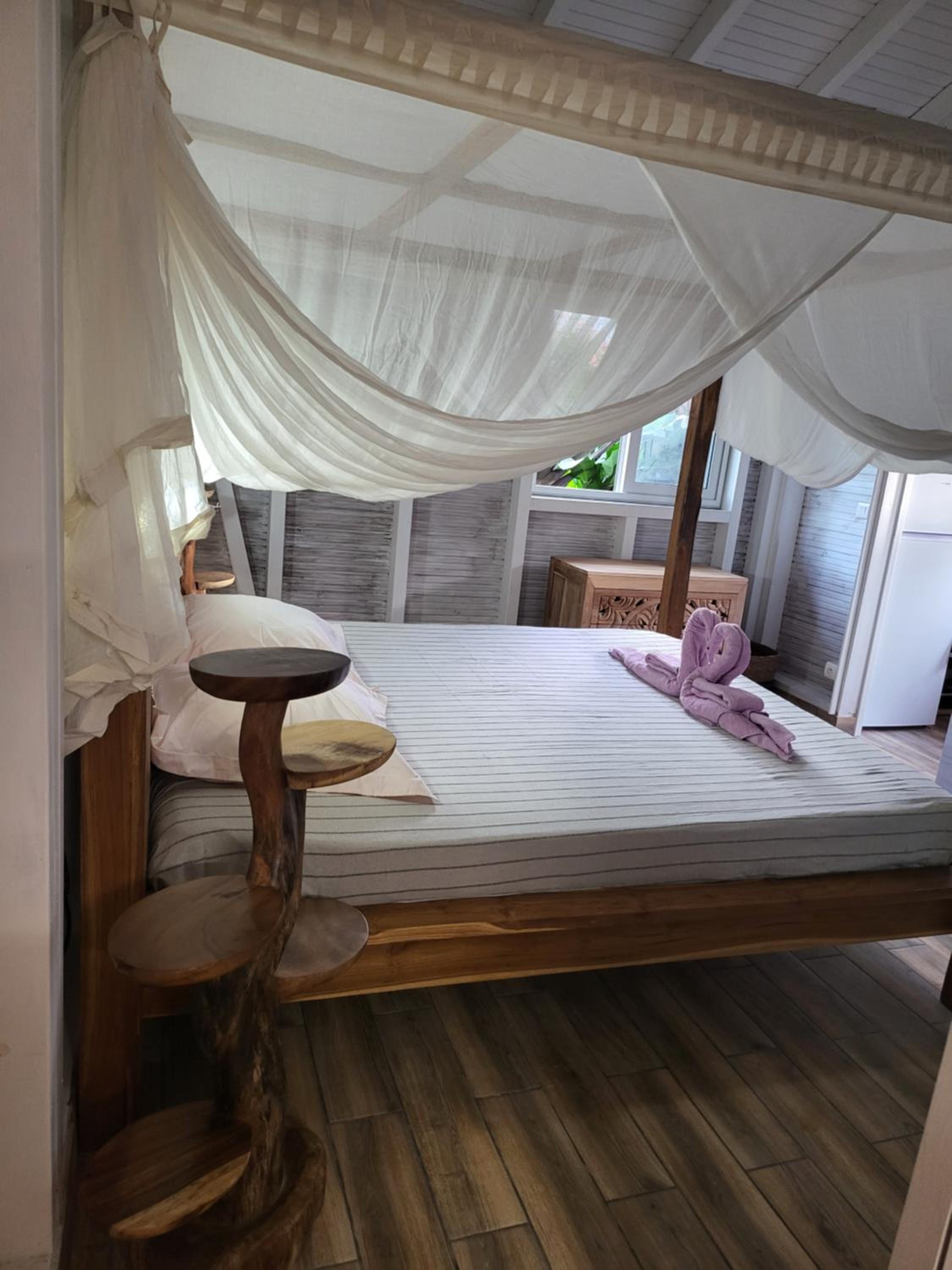 Bungalow chez Séve et Savi avec jacuzi