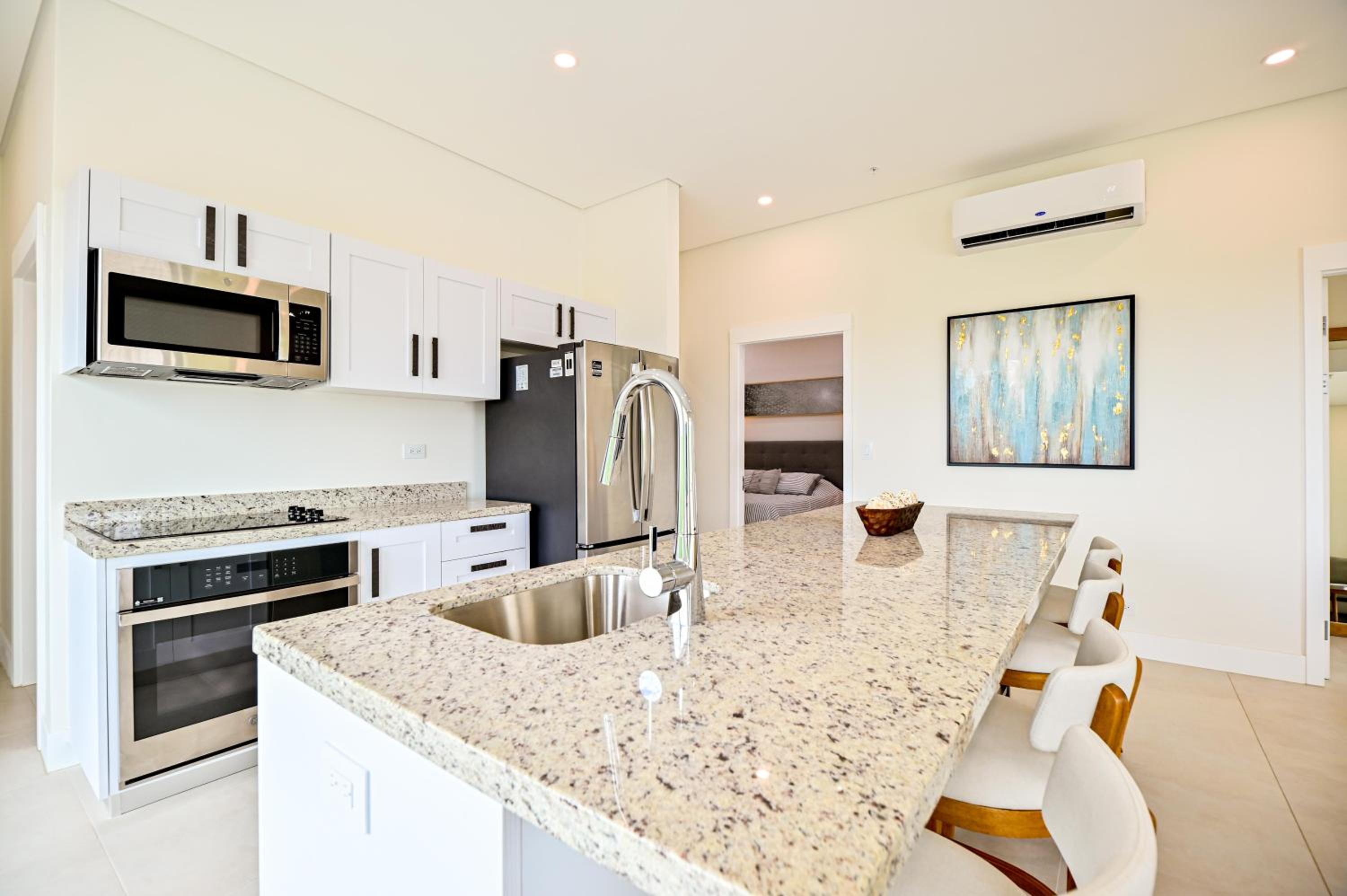 Flamingo Marina - 2BR Condo - Charming Seaview