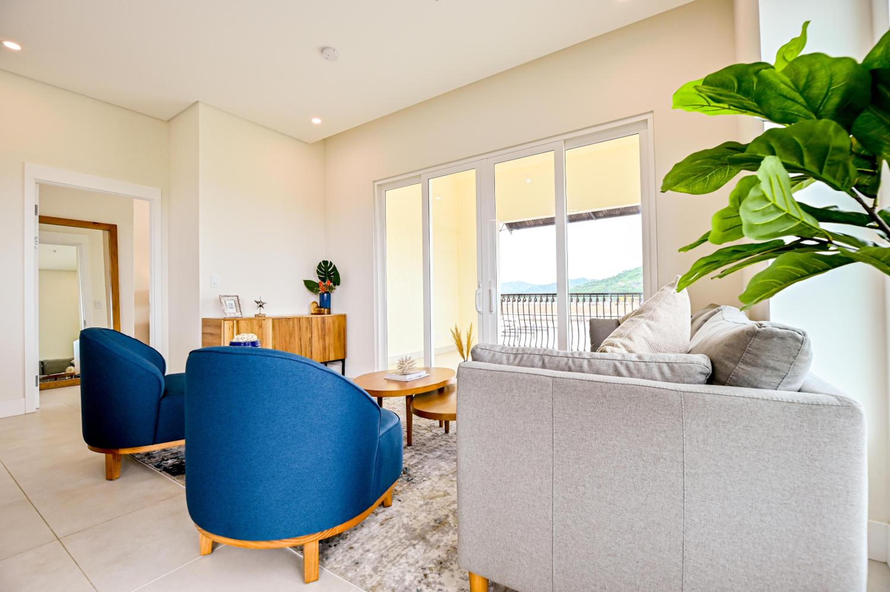 Flamingo Marina - 2BR Condo - Charming Seaview