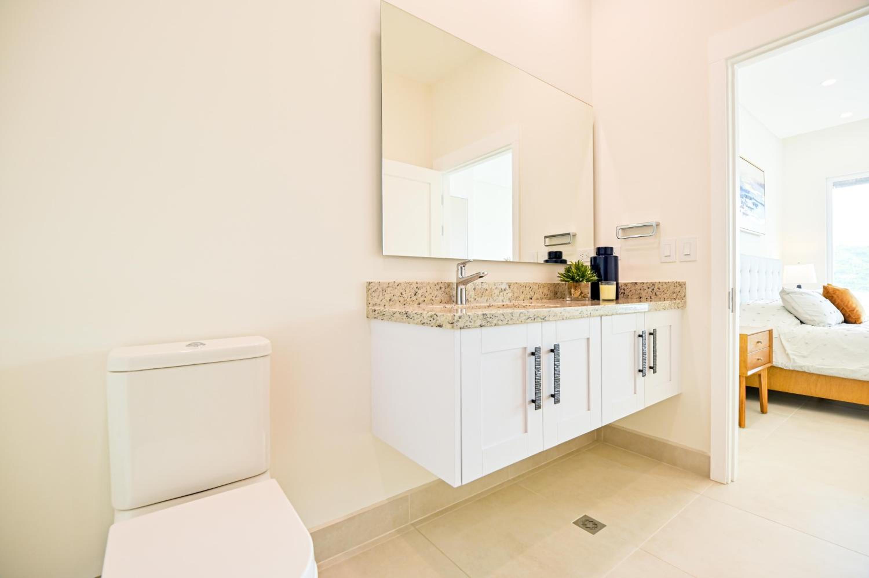 Flamingo Marina - 2BR Condo - Charming Seaview