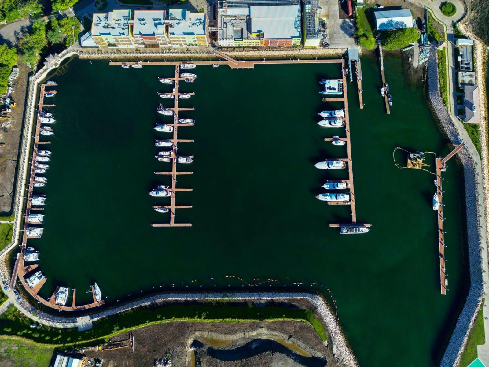 Flamingo Marina - 2BR Condo - Charming Seaview