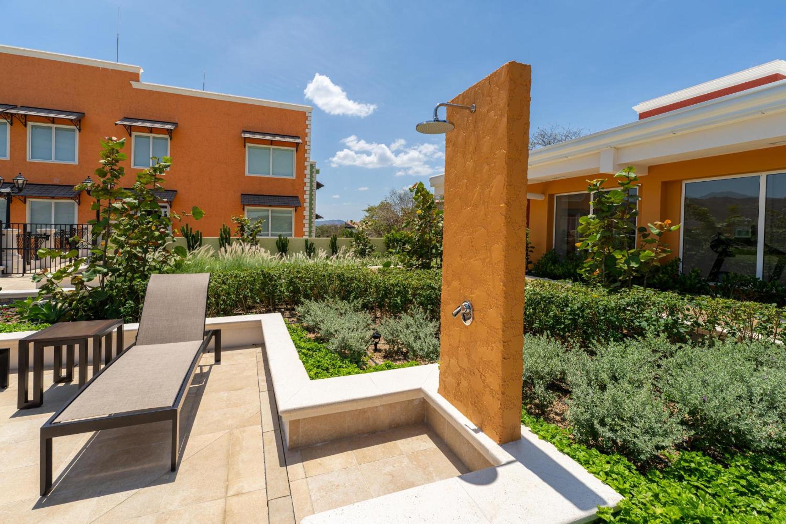 Flamingo Marina - 2BR Condo - Charming Seaview