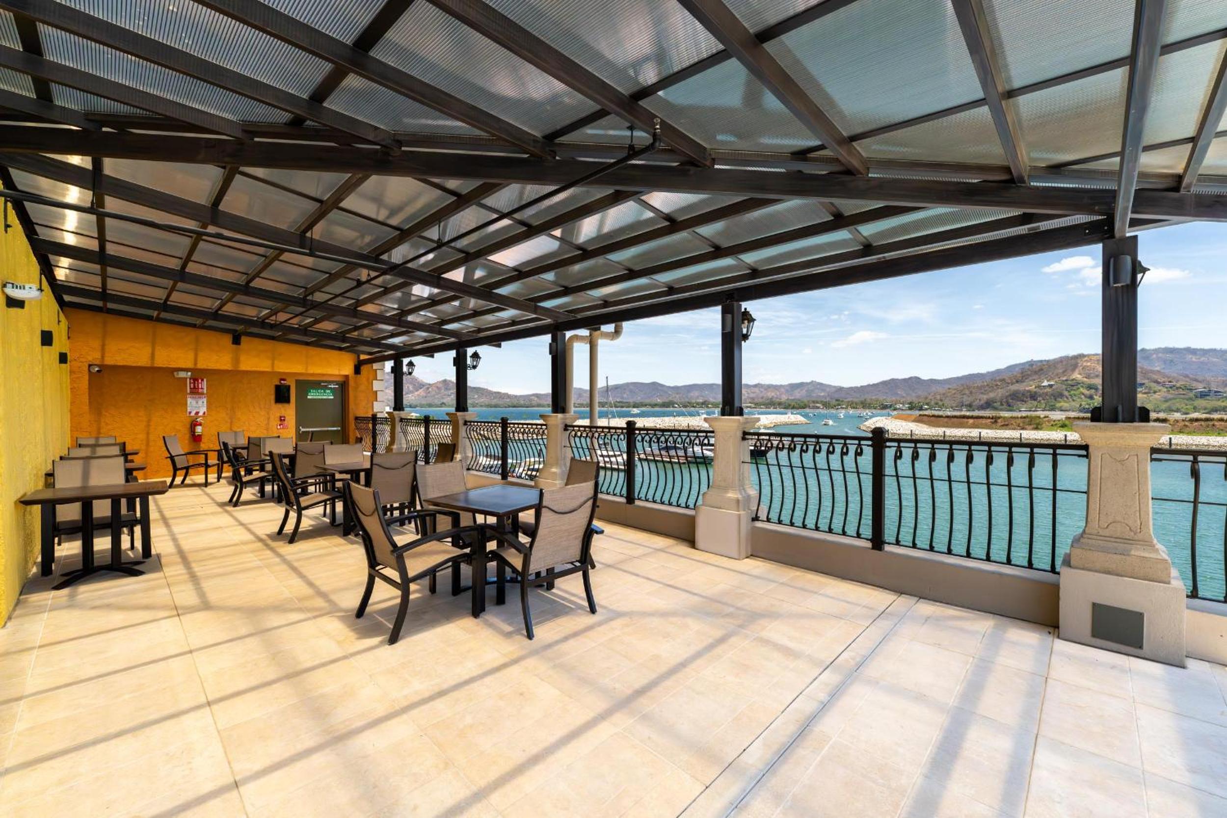 Flamingo Marina - 2BR Condo - Charming Seaview