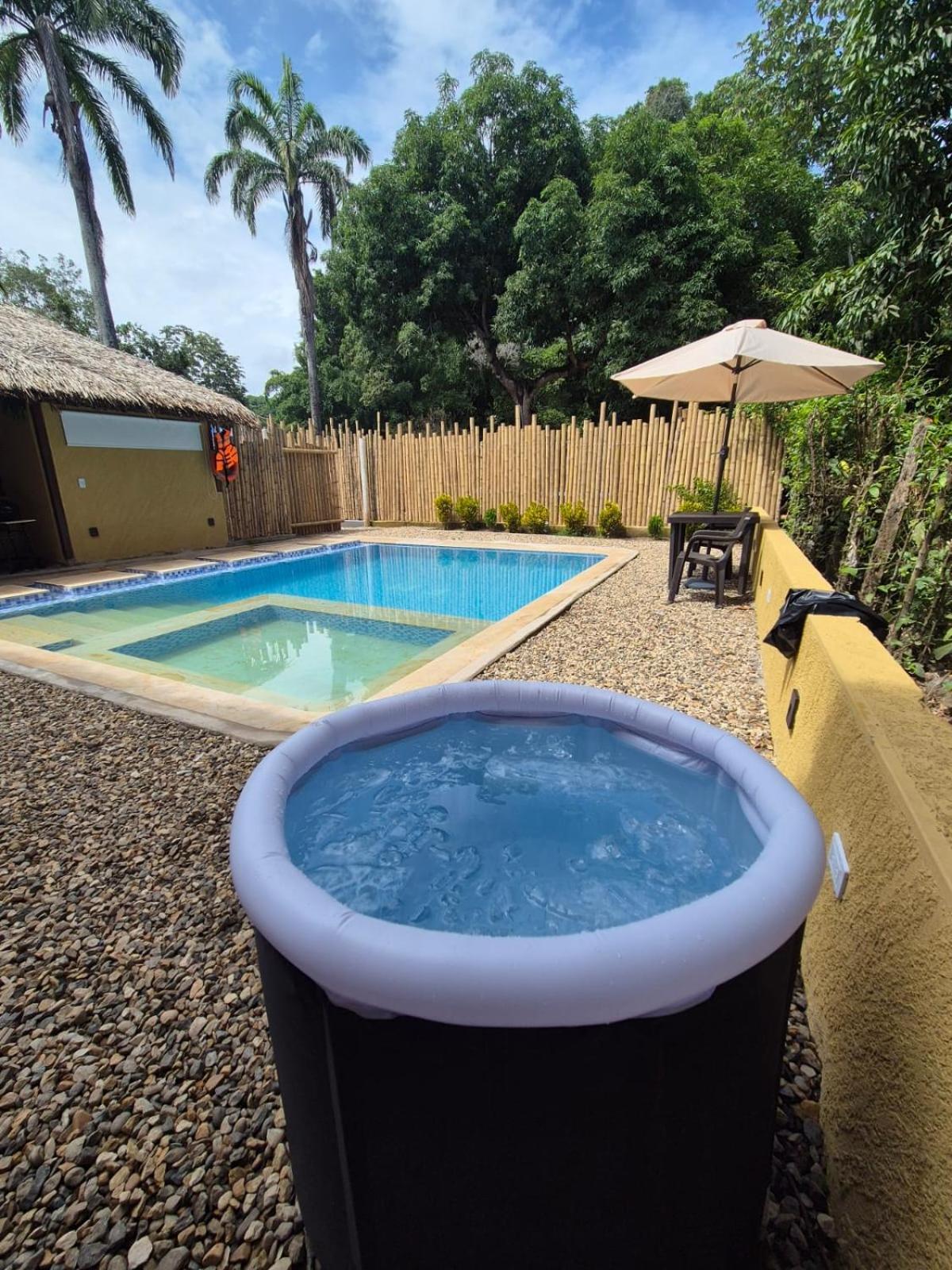 Lujosa villa con piscina y cine privado