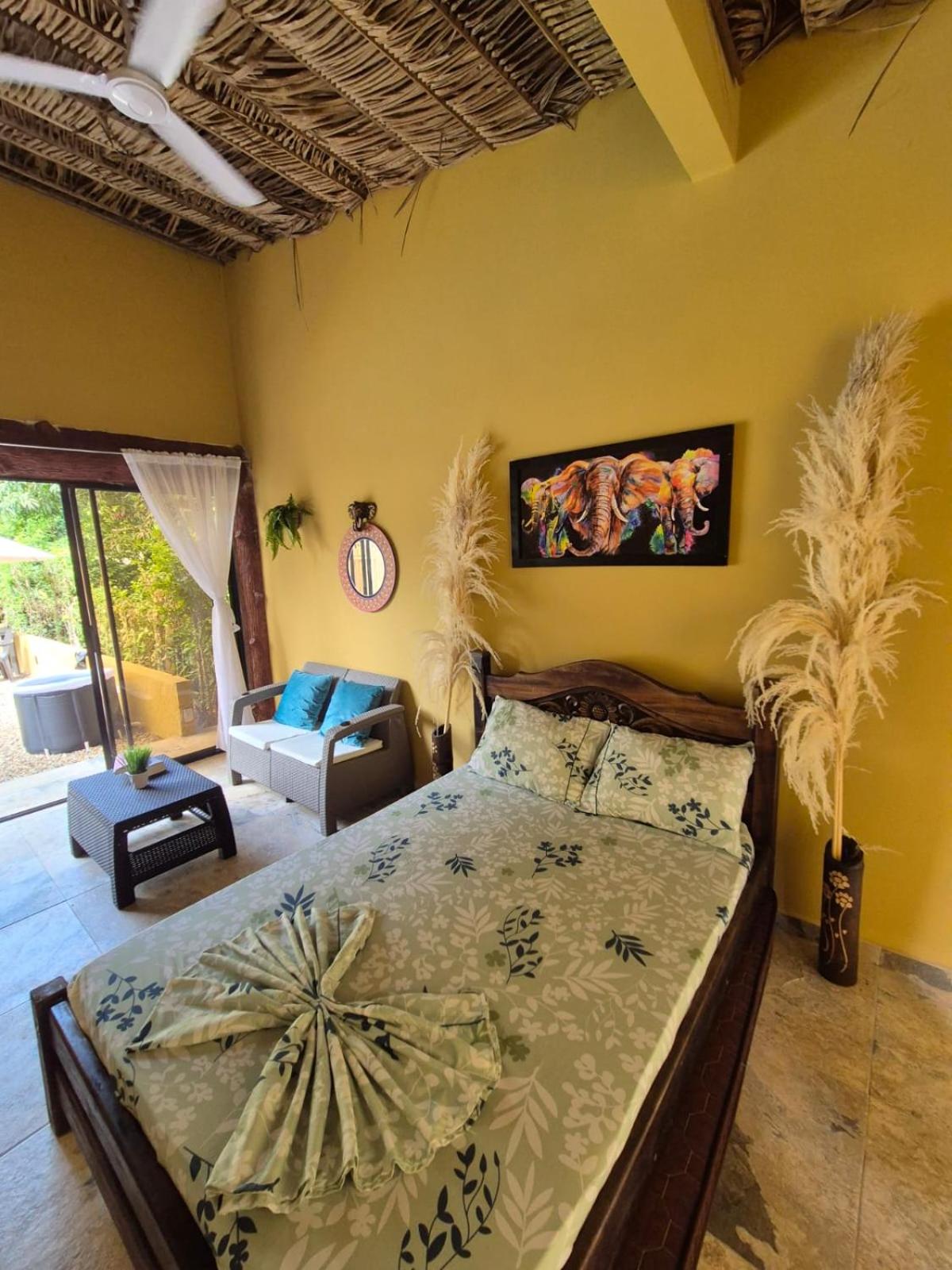 Lujosa villa con piscina y cine privado