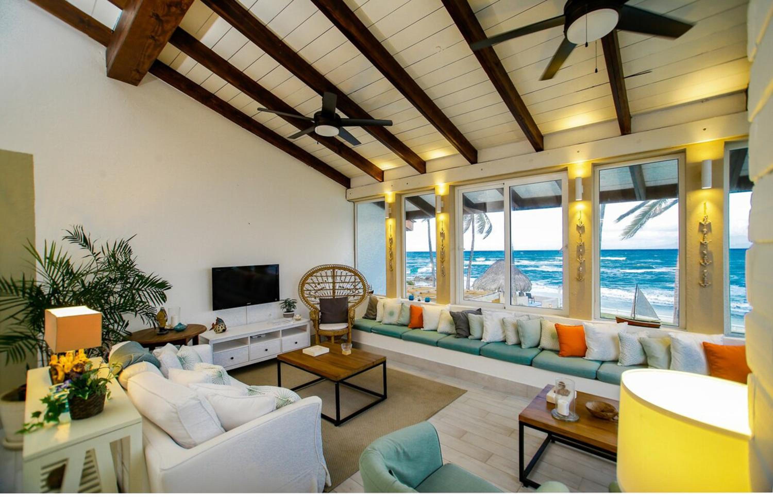 Modern and comfortable beachfront villa in Cabarete