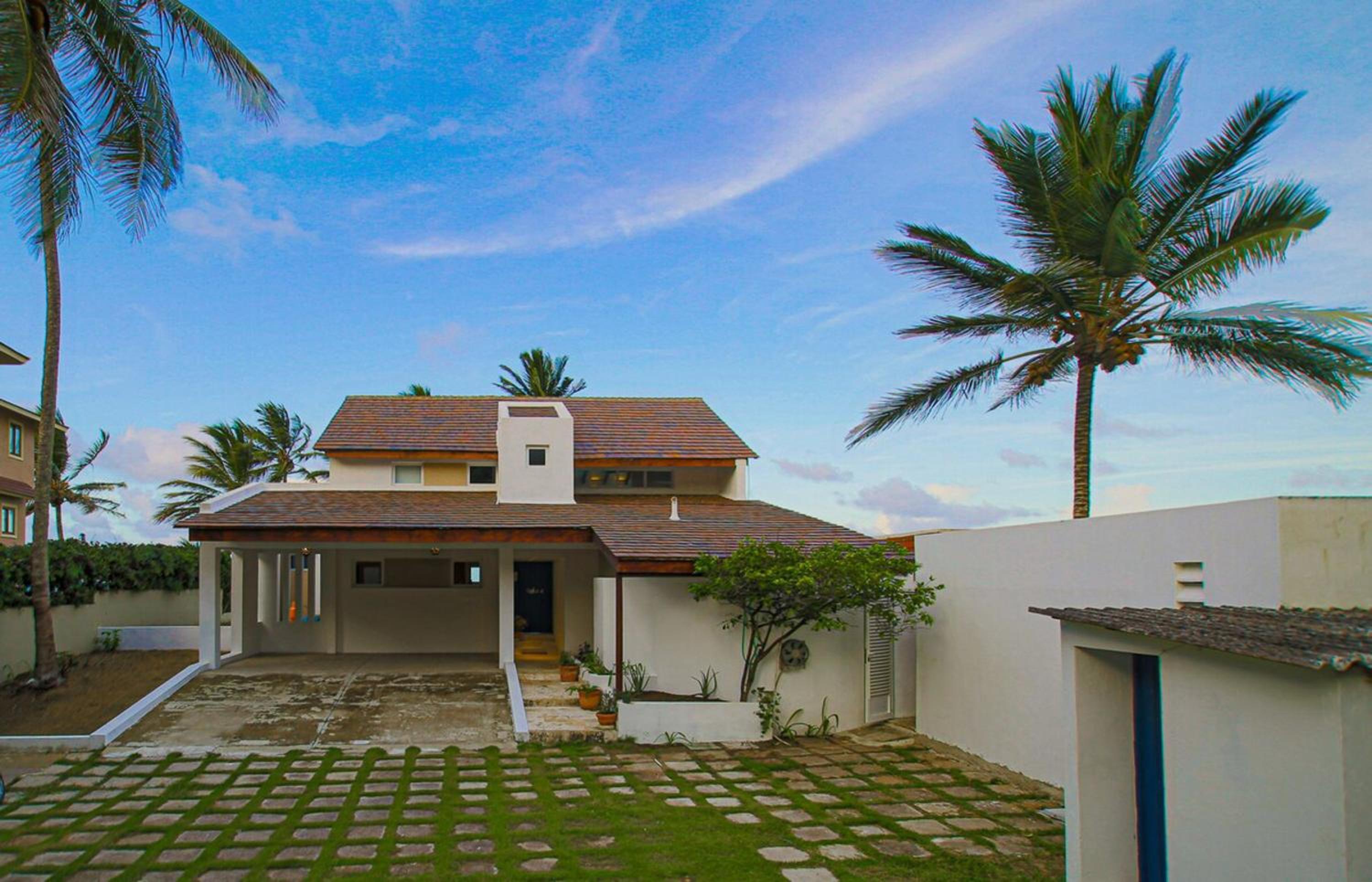 Modern and comfortable beachfront villa in Cabarete