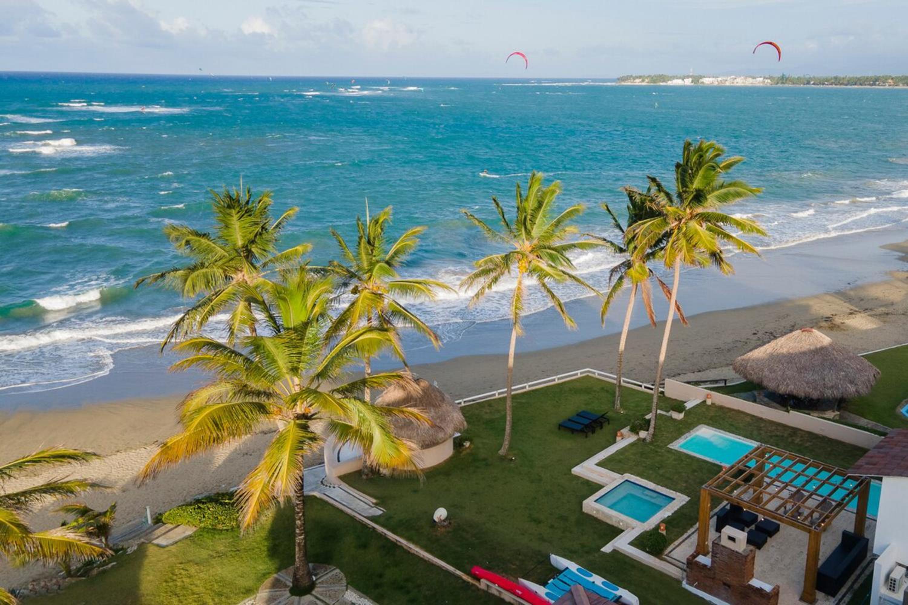 Modern and comfortable beachfront villa in Cabarete