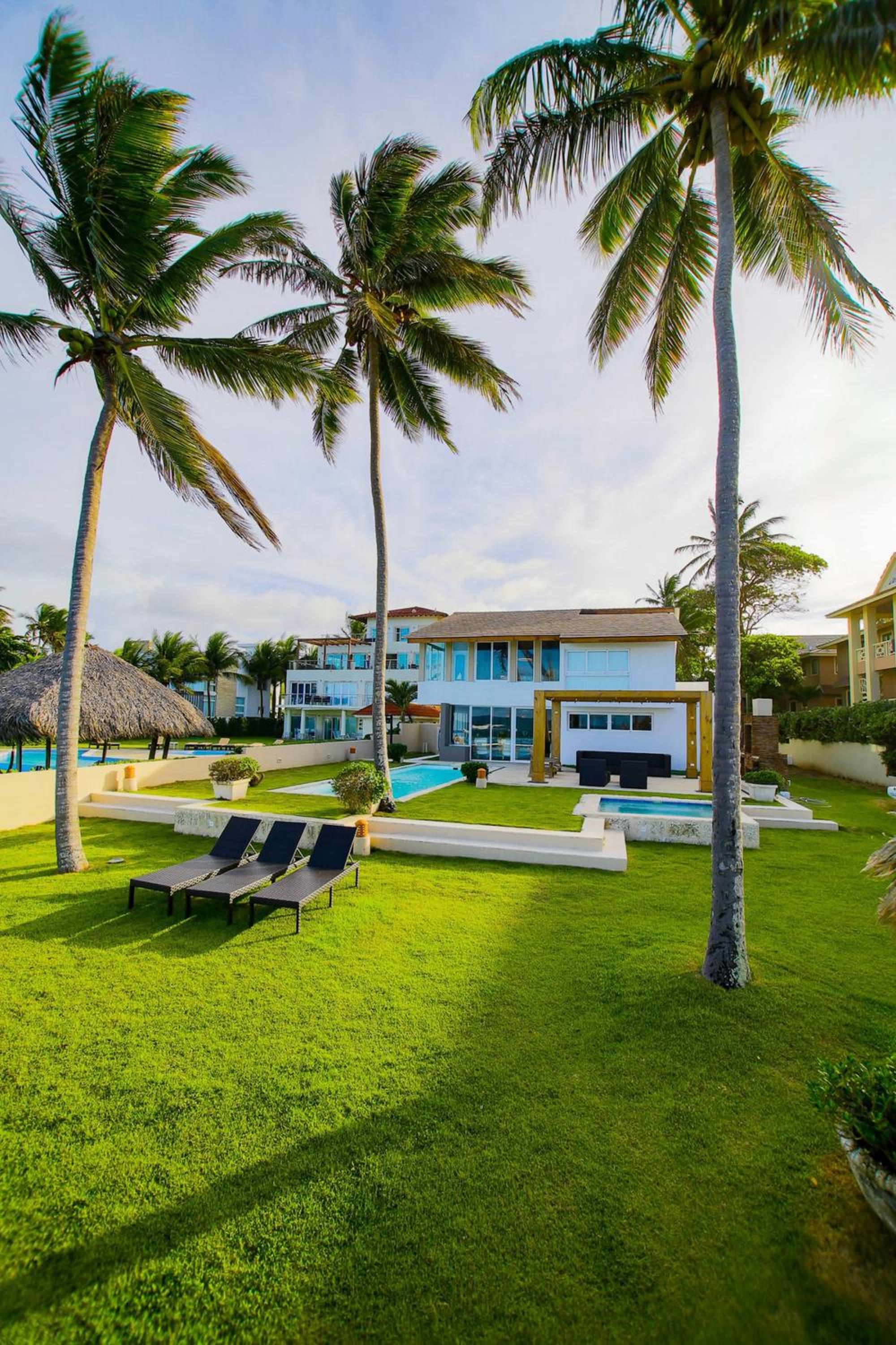 Modern and comfortable beachfront villa in Cabarete