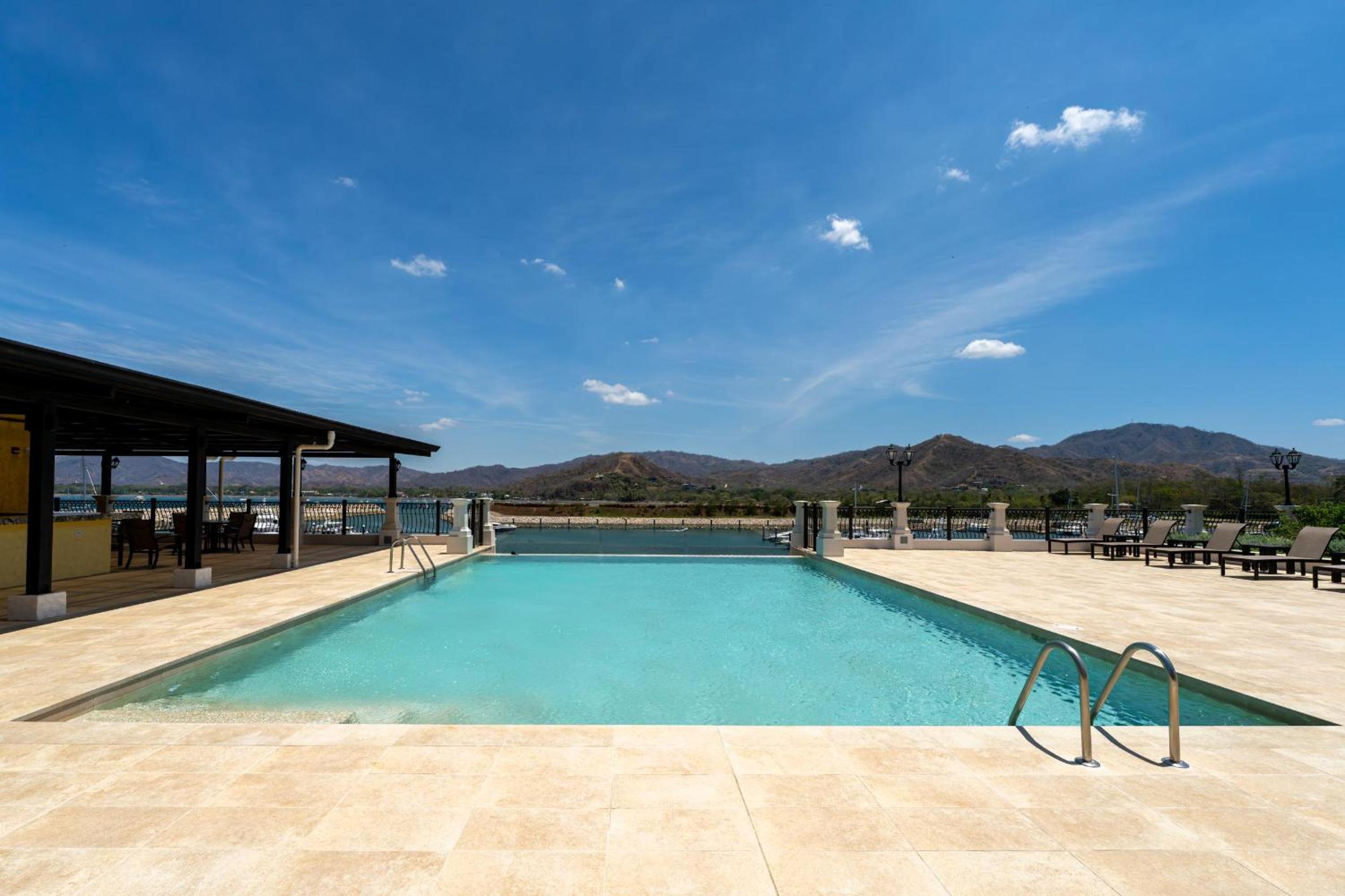 Flamingo Marina- Luxury Cozy Sea View Studio