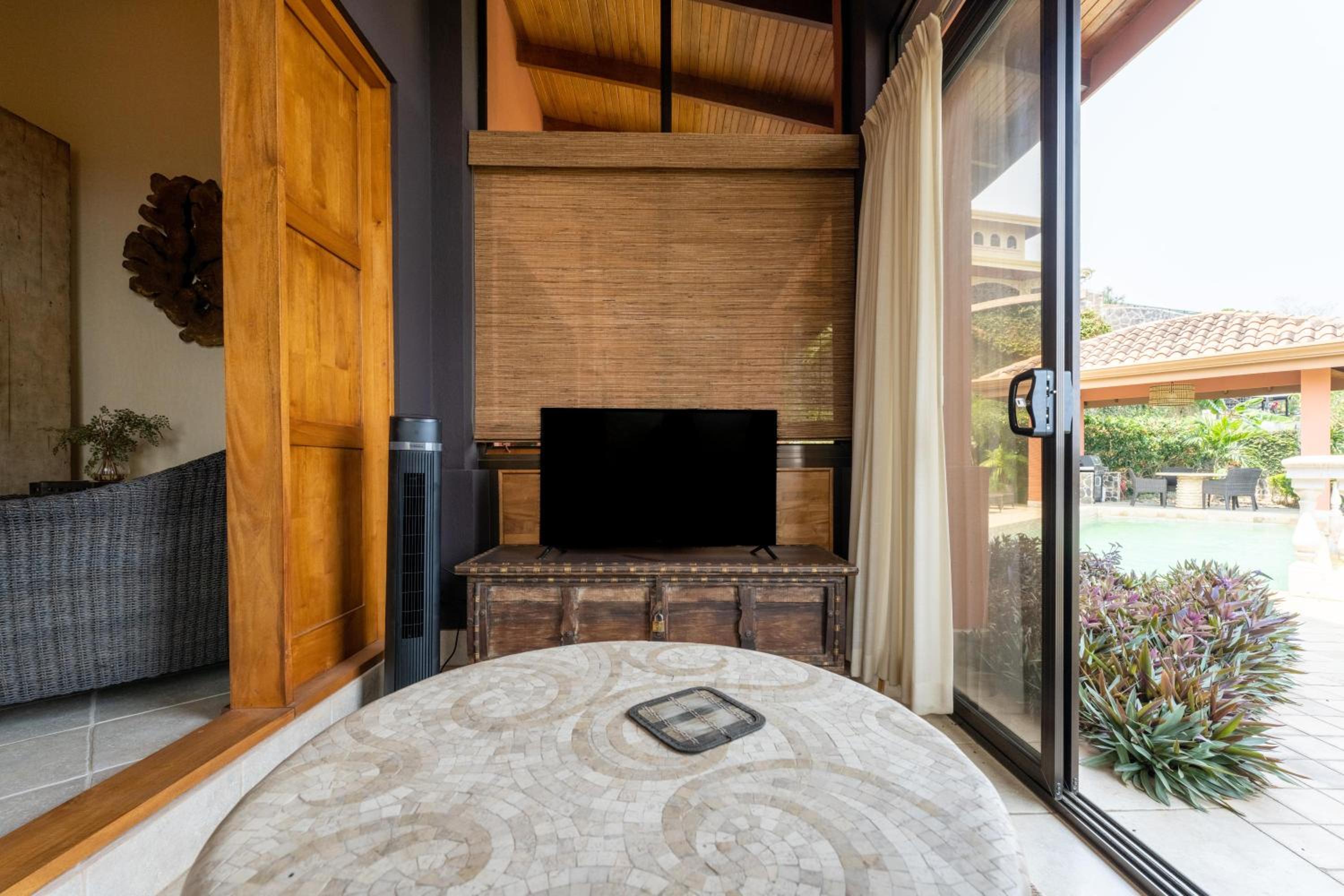 Casa Rosa- Luxury Ocean View 3 Bedroom Home