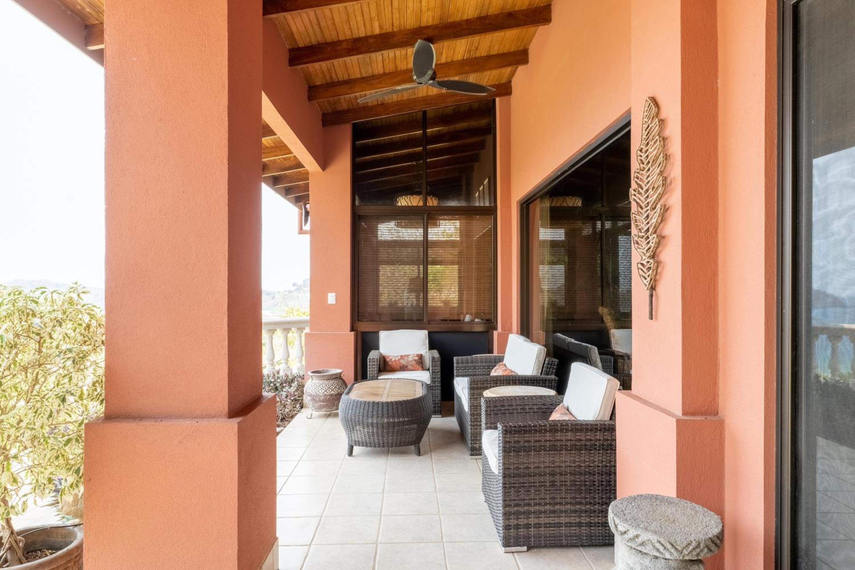Casa Rosa- Luxury Ocean View 3 Bedroom Home