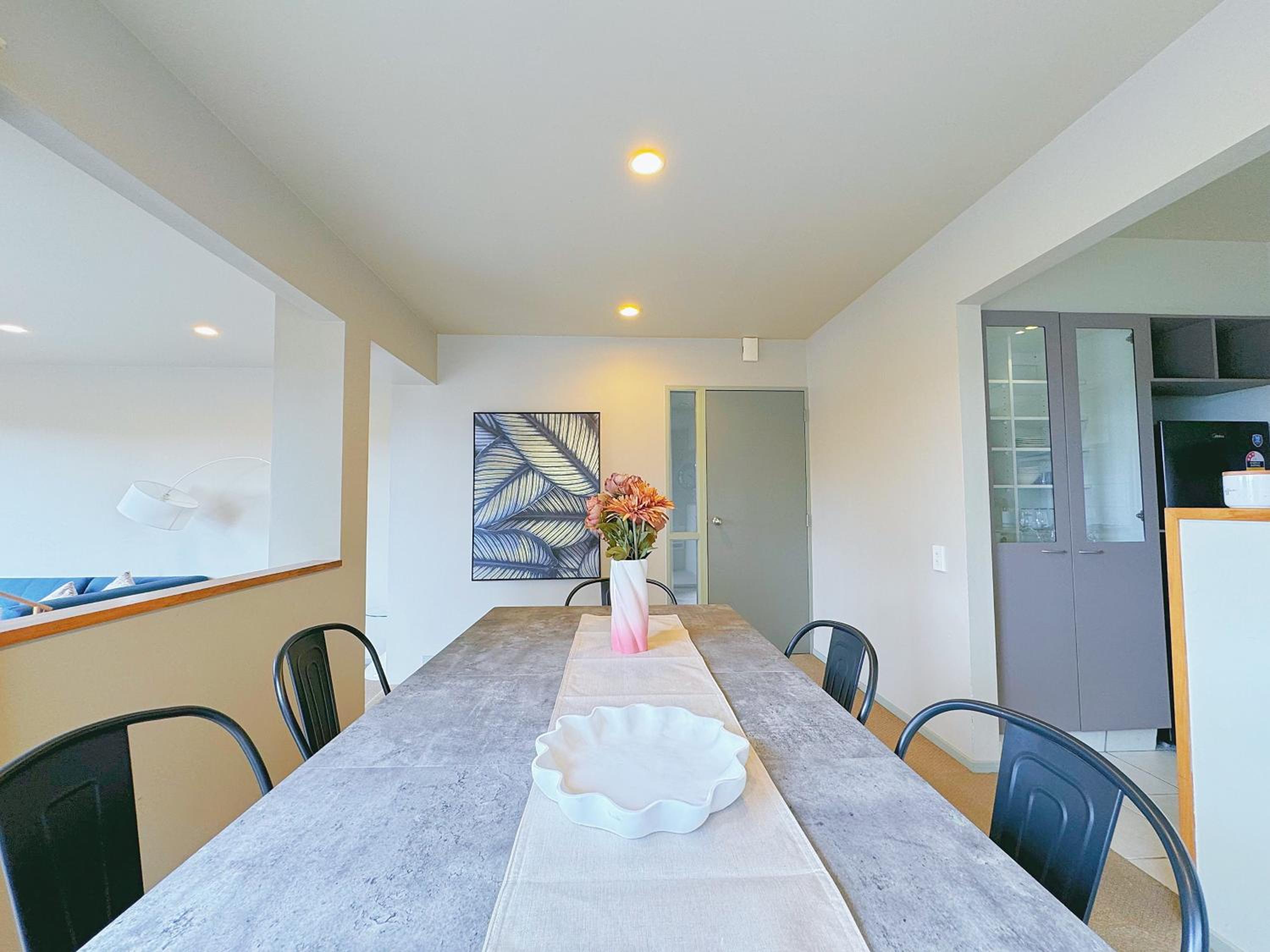 Family-Friendly 4-Bedroom with Easy City Access view 3