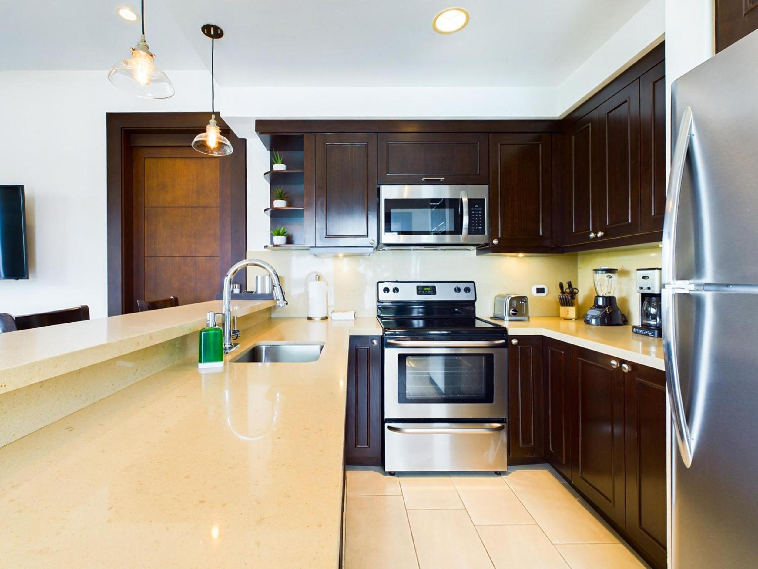 360 Splendor 404-Ocean View Condo- With Breakfast