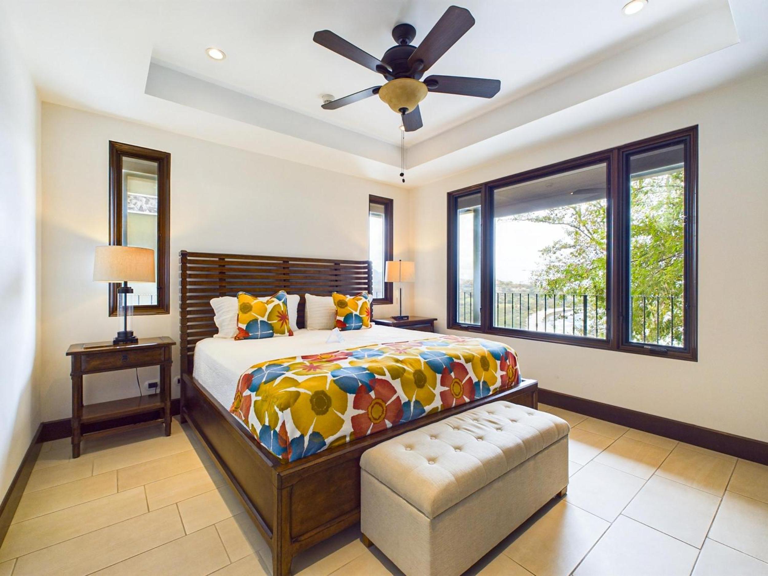 360 Splendor 404-Ocean View Condo- With Breakfast