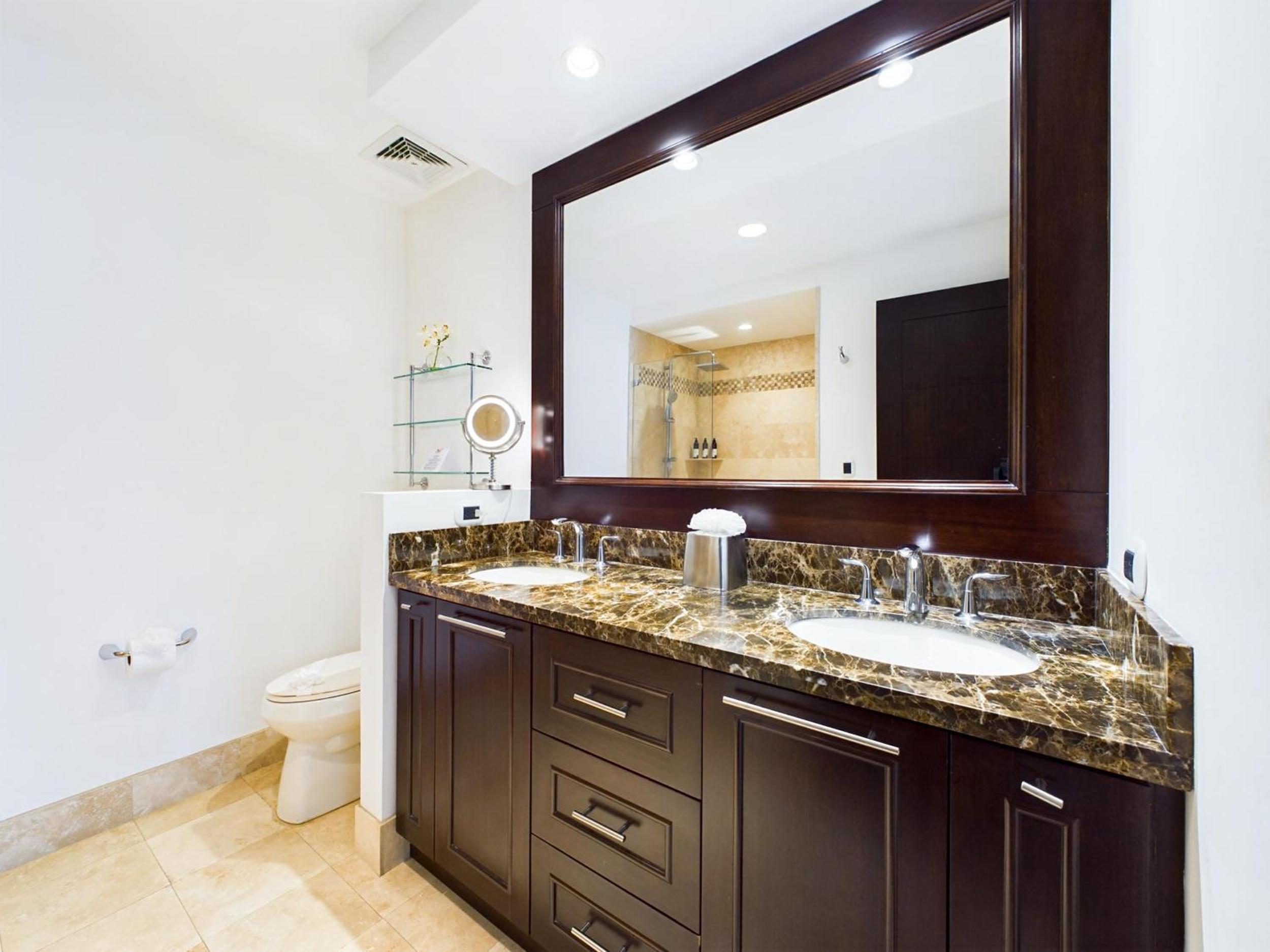 360 Splendor 404-Ocean View Condo- With Breakfast