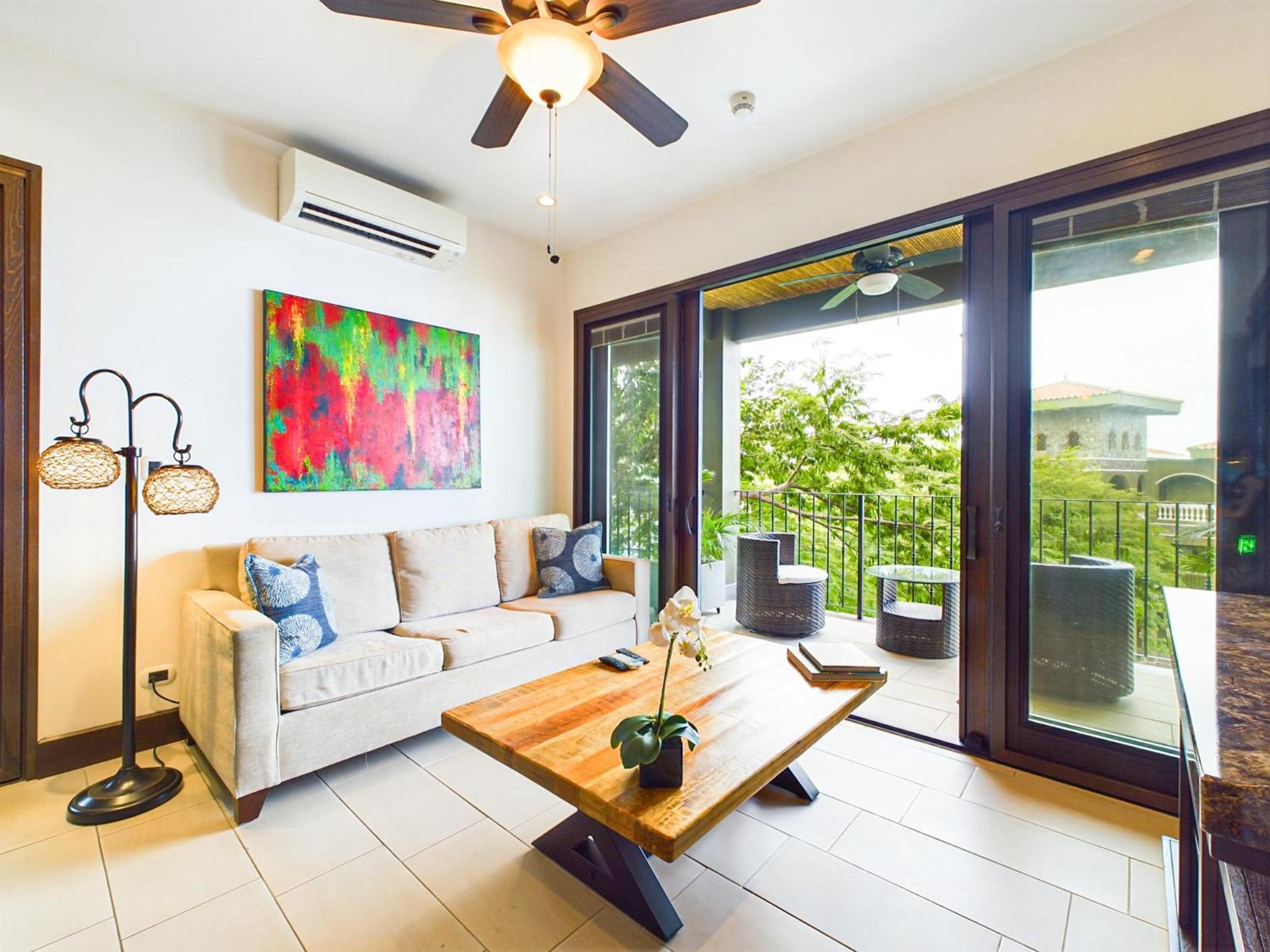 360 Splendor 404-Ocean View Condo- With Breakfast