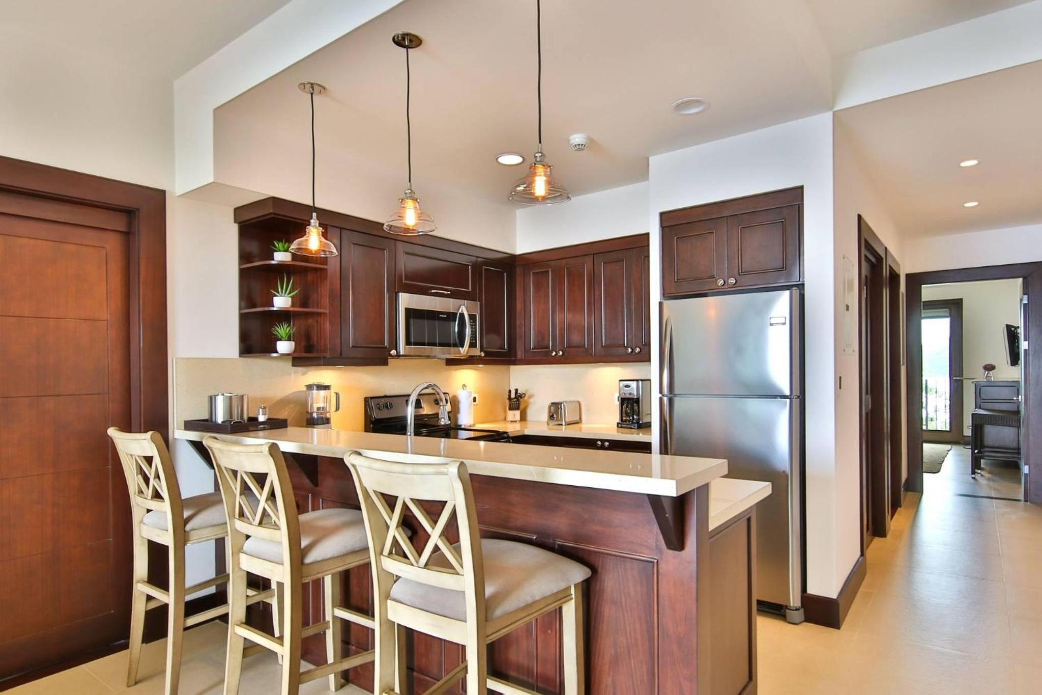 360 Splendor 205 Ocean View Condo- With Breakfast