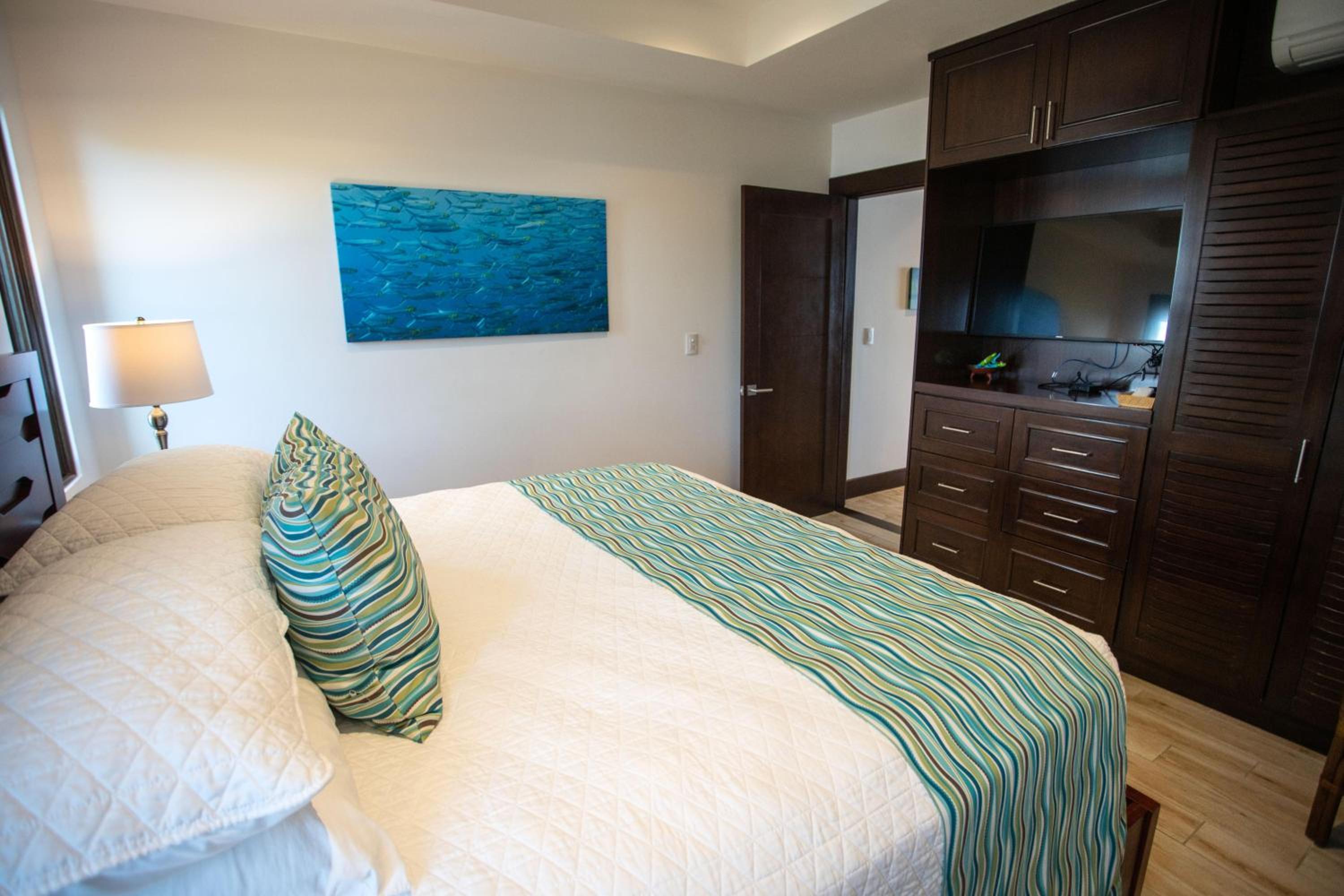 360 Splendor 207B-Ocean View Condo-Breakfast