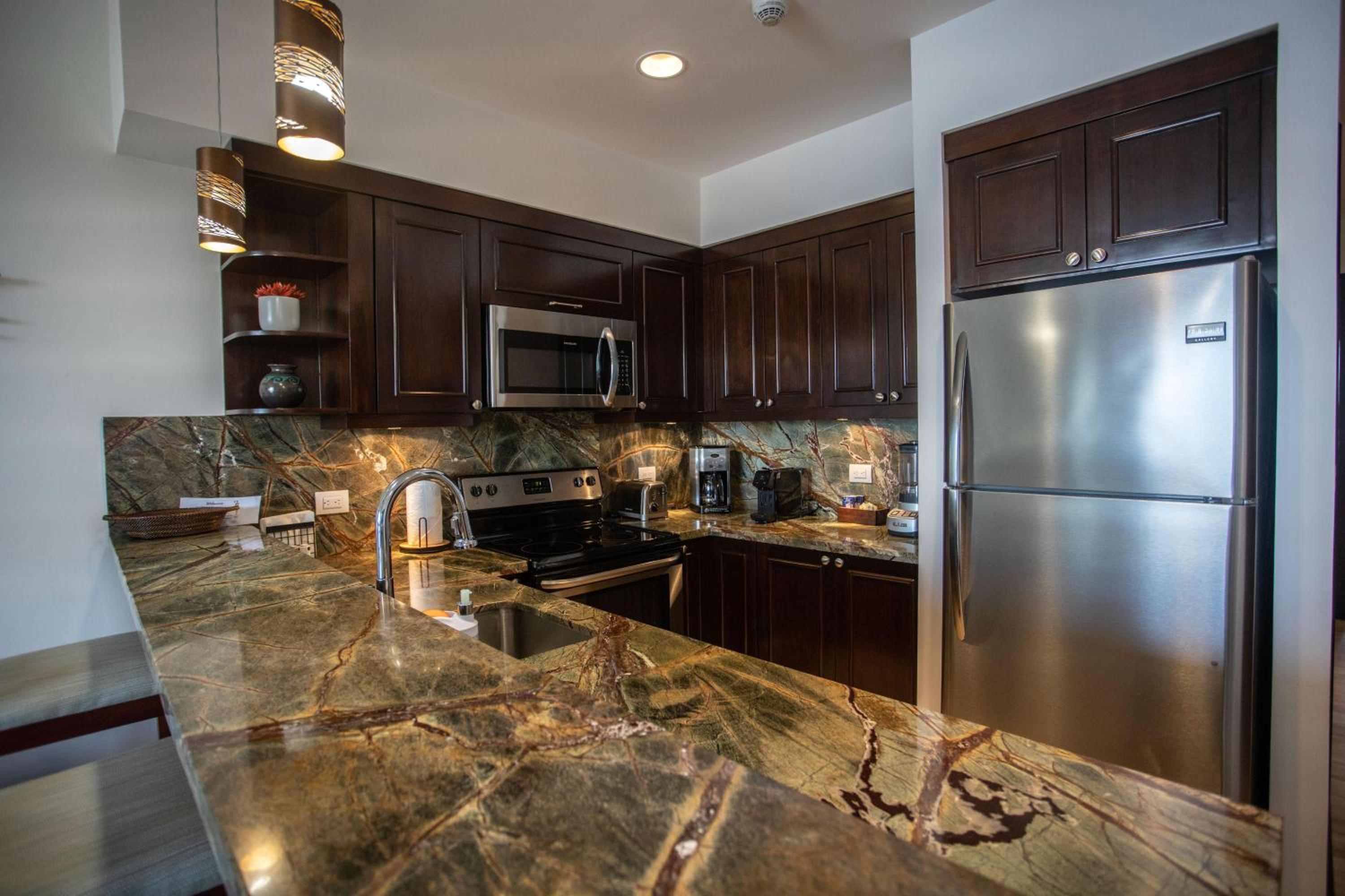360 Splendor 207B-Ocean View Condo-Breakfast