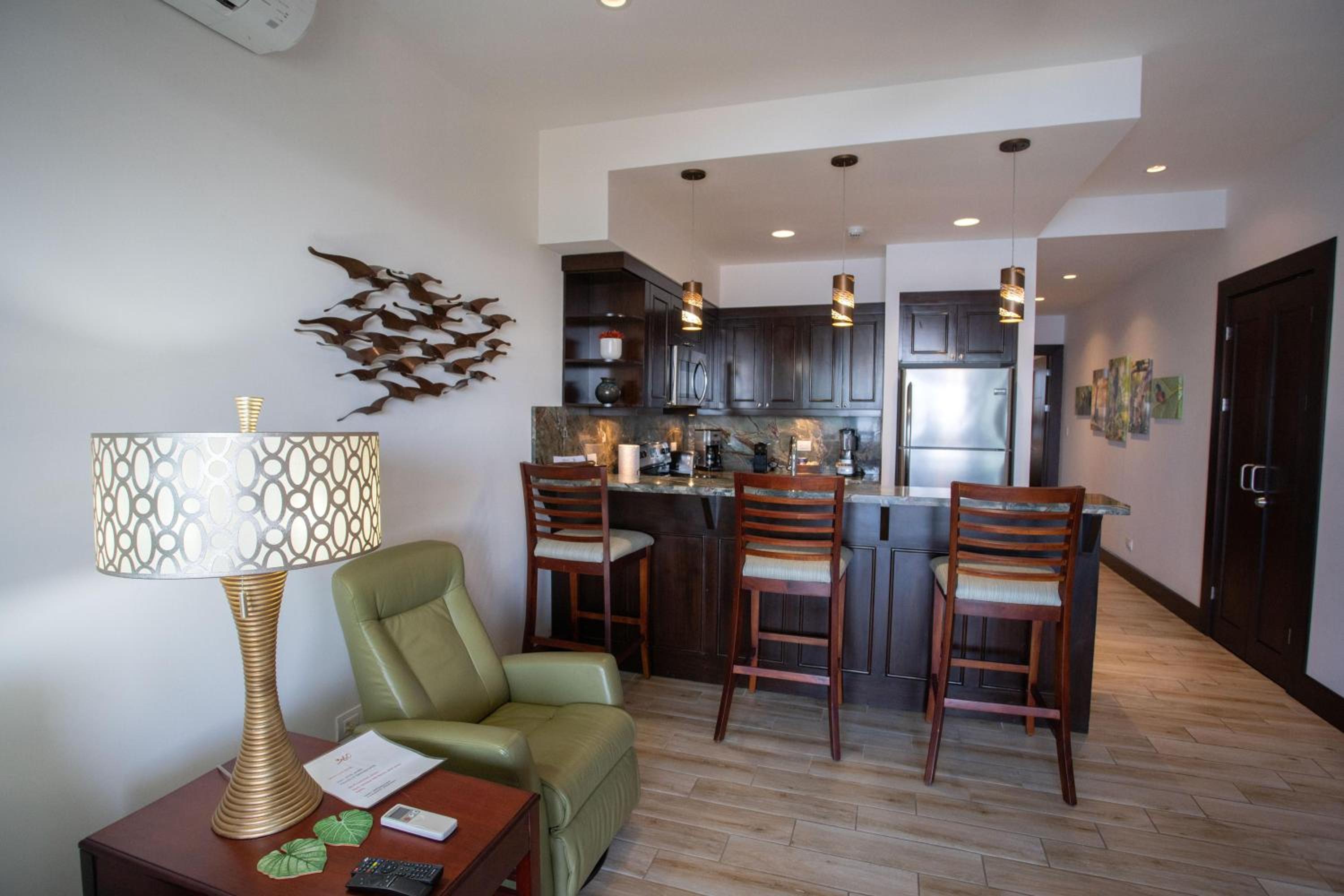 360 Splendor 207B-Ocean View Condo-Breakfast