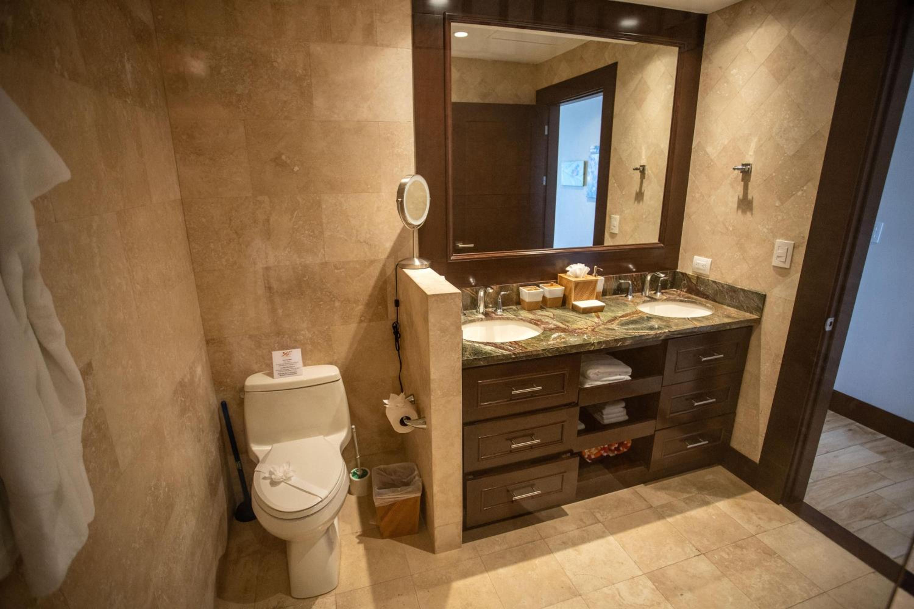 360 Splendor 207B-Ocean View Condo-Breakfast