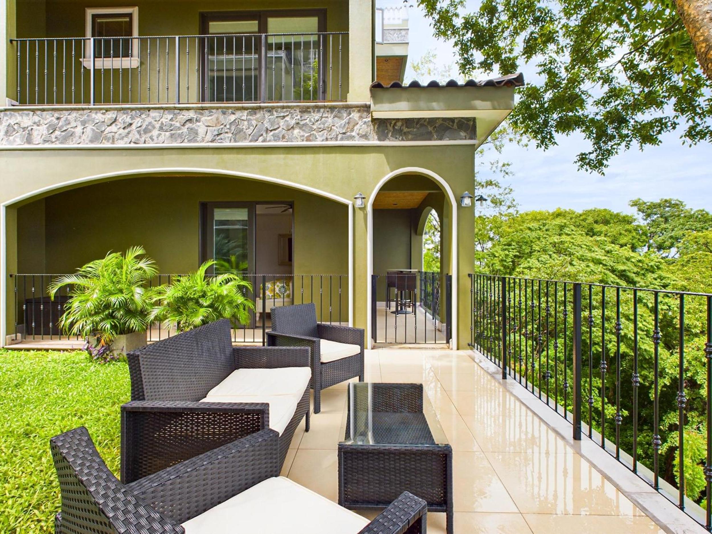 360 Splendor 206-Ocean View Condo-Breakfast Included!