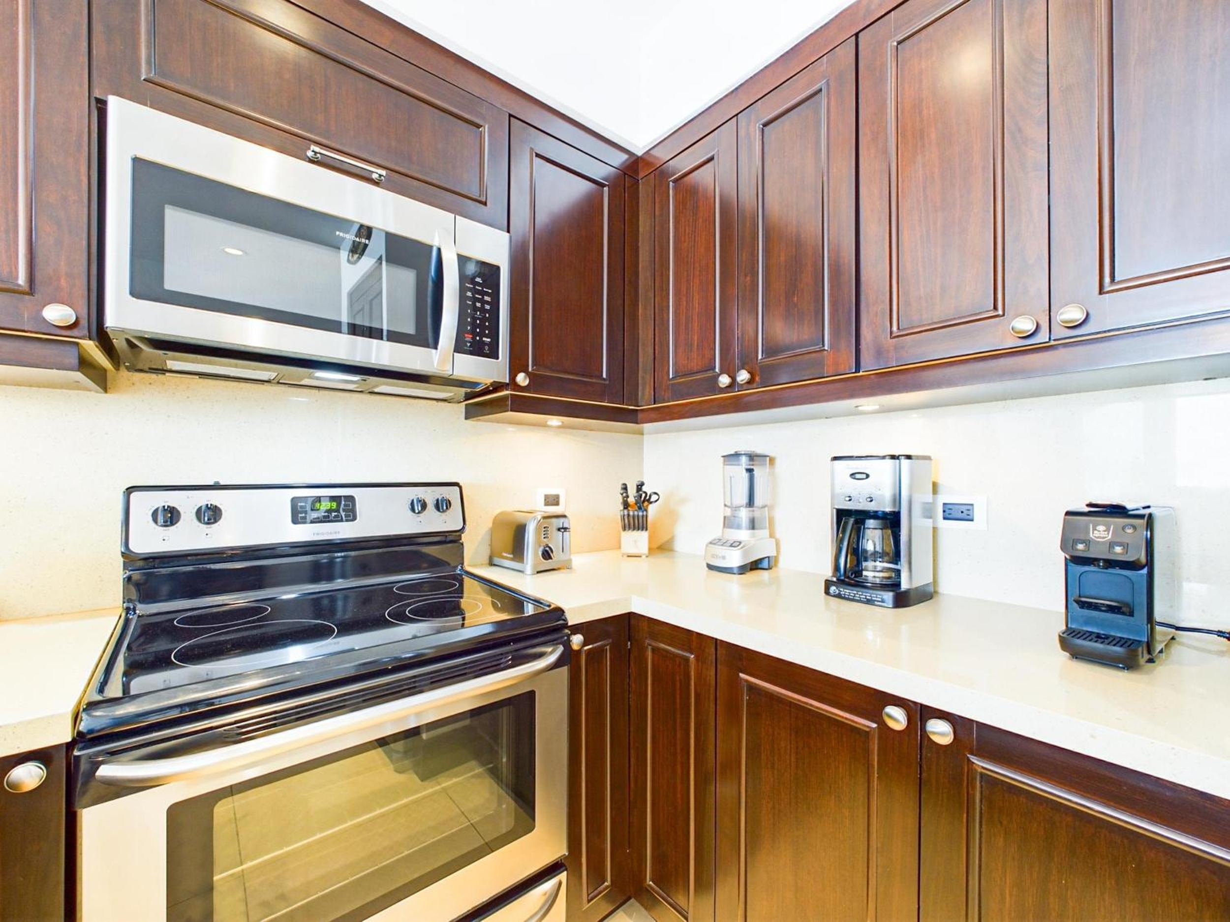 360 Splendor 206-Ocean View Condo-Breakfast Included!