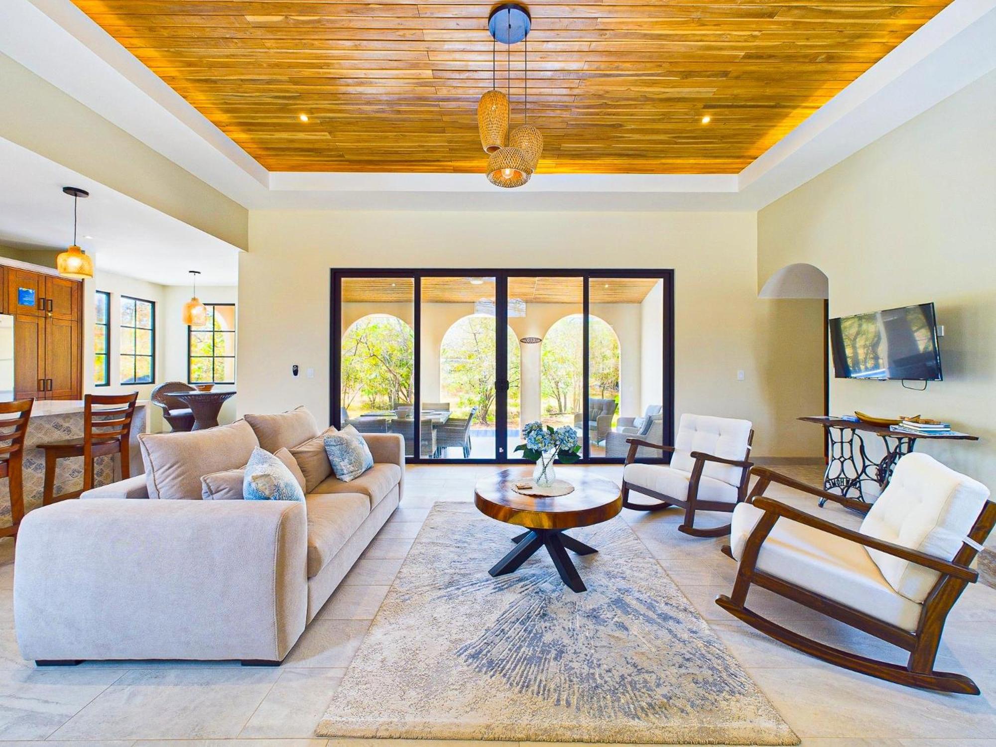 Casa Mariposa - villa with infinity pool, near beach