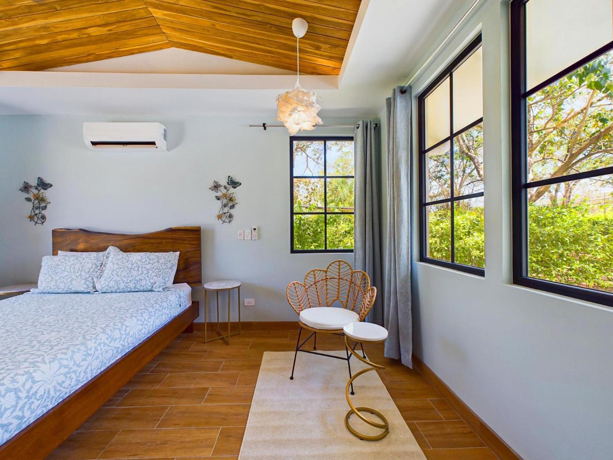 Casa Mariposa - villa with infinity pool, near beach