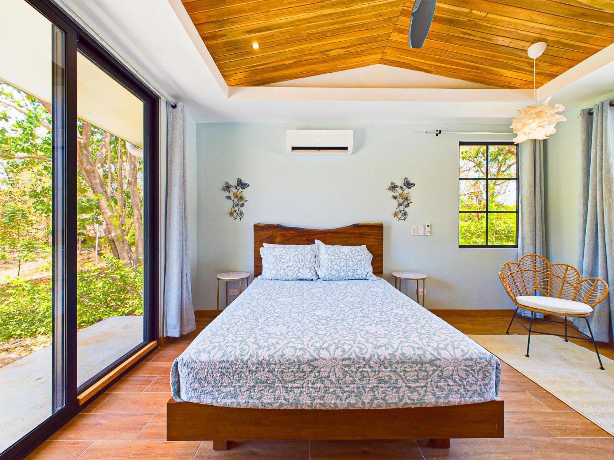 Casa Mariposa - villa with infinity pool, near beach