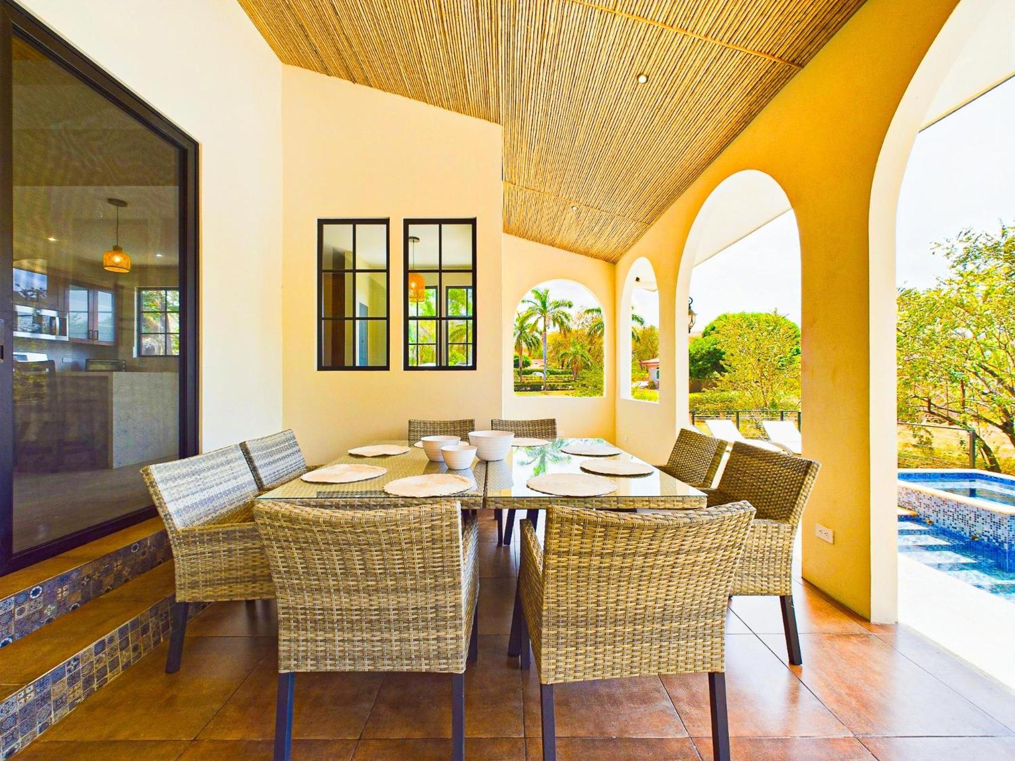Casa Mariposa - villa with infinity pool, near beach