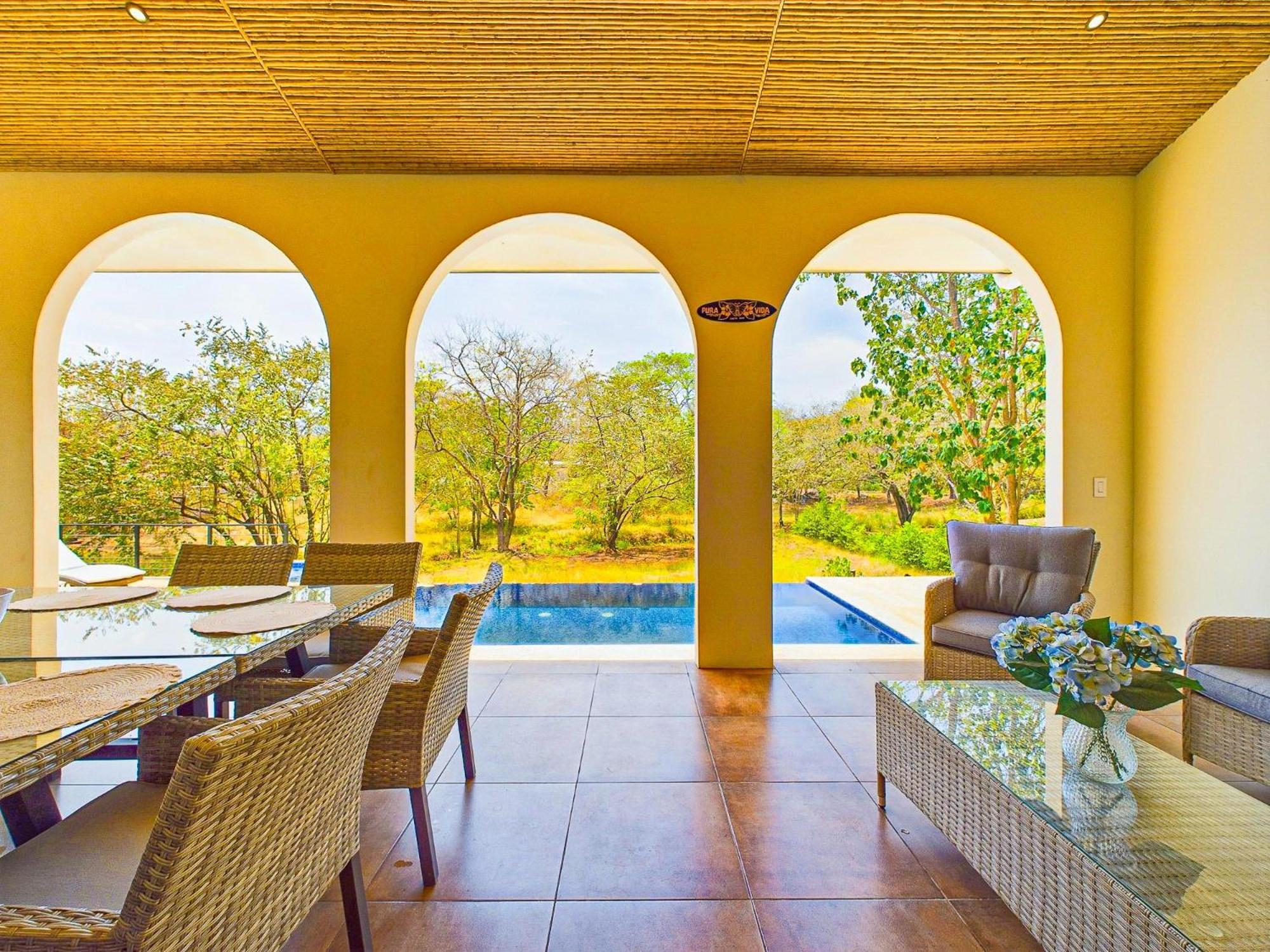 Casa Mariposa - villa with infinity pool, near beach