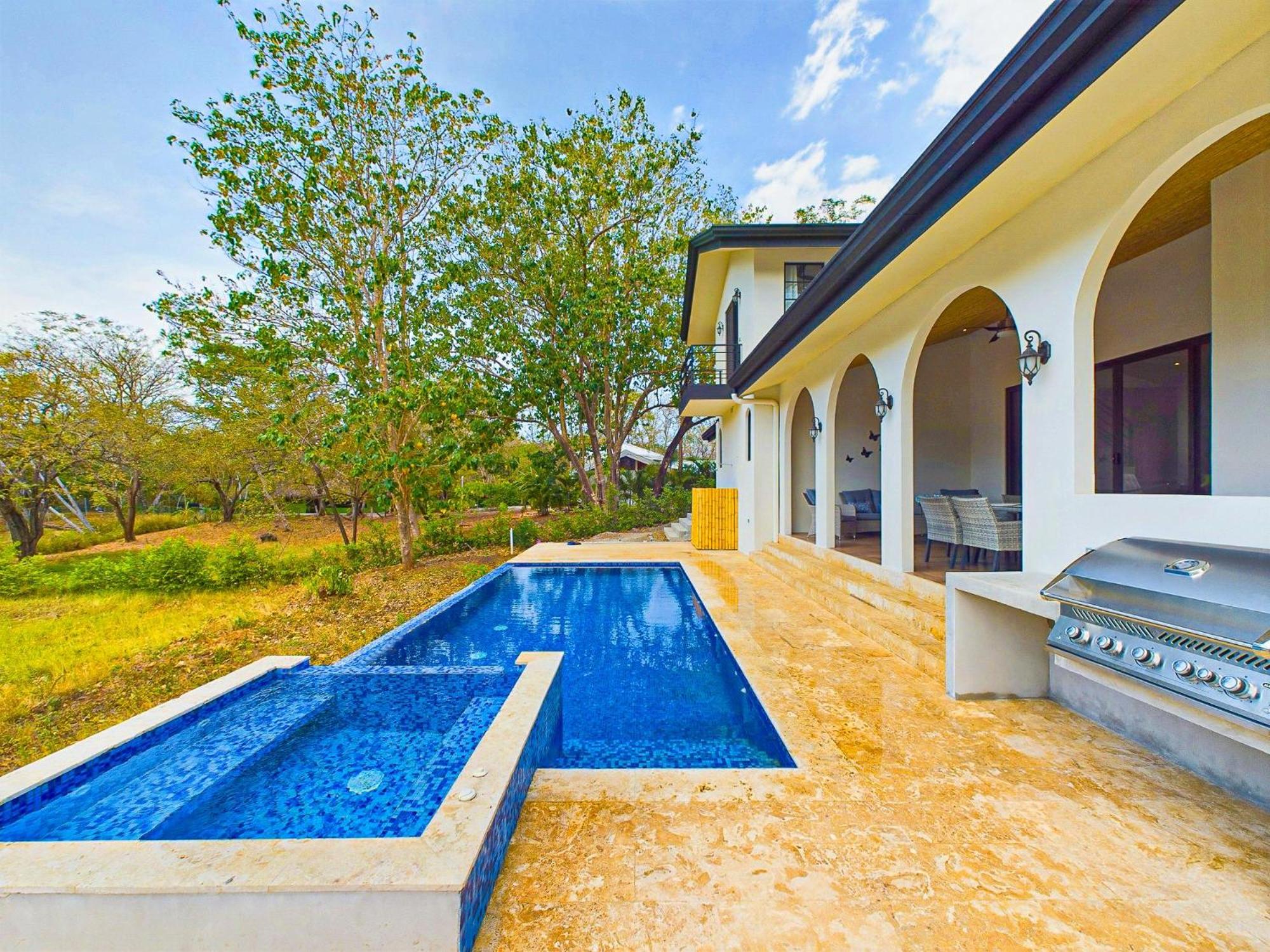 Casa Mariposa - villa with infinity pool, near beach