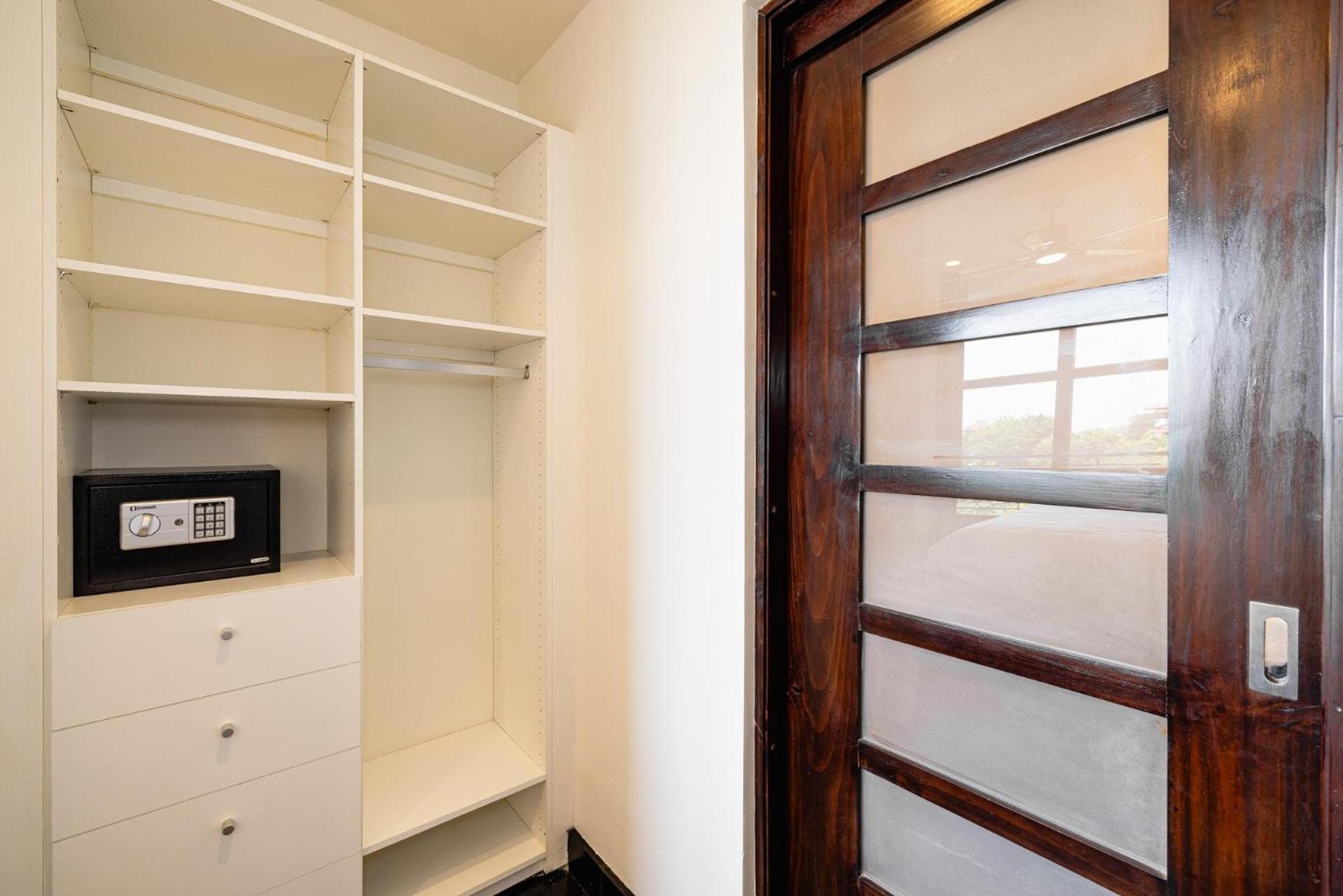 Condo La Perla 163, Ocean View 3 Bedroom Penthouse