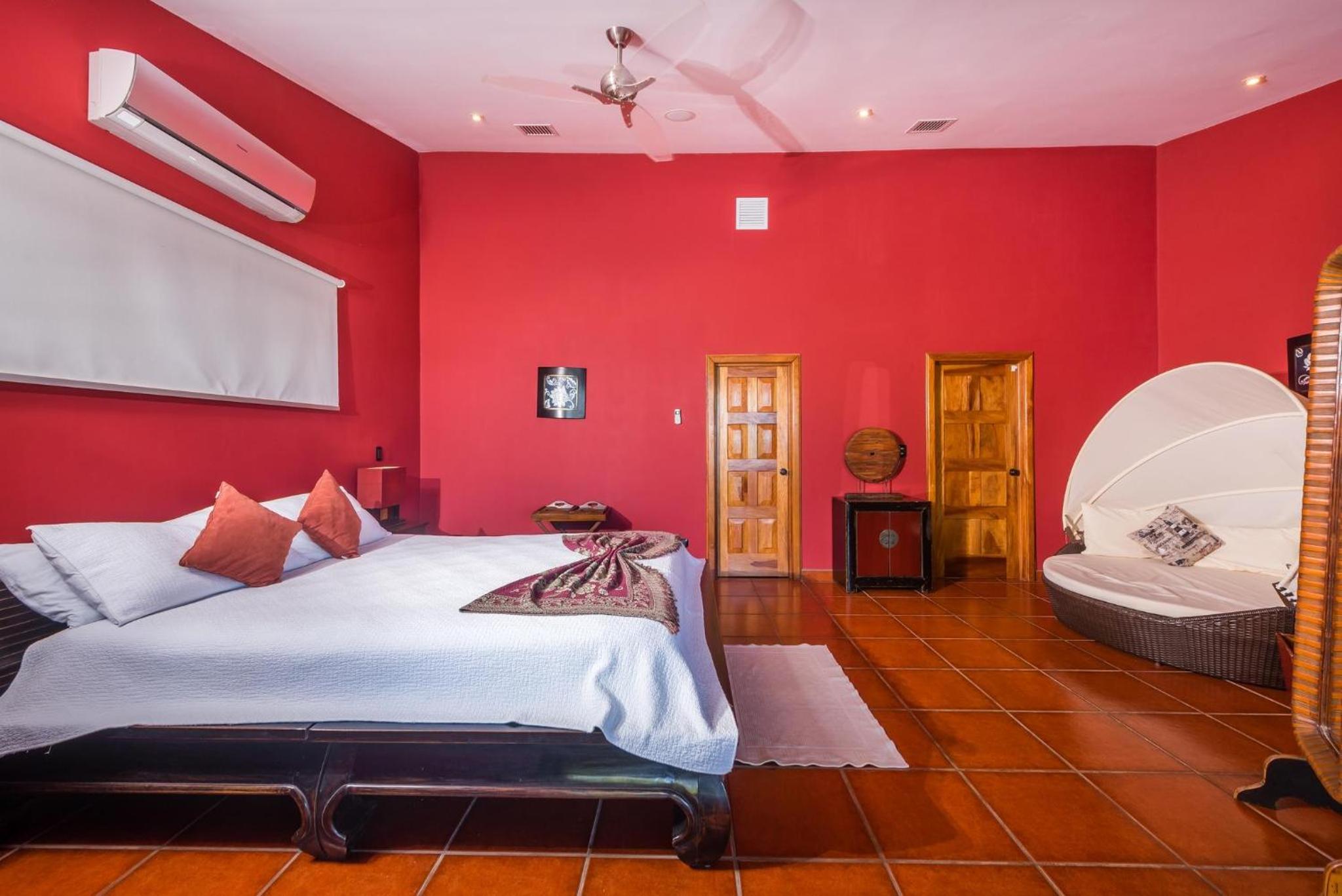 Casa Suenos-Beautiful Beachfront House