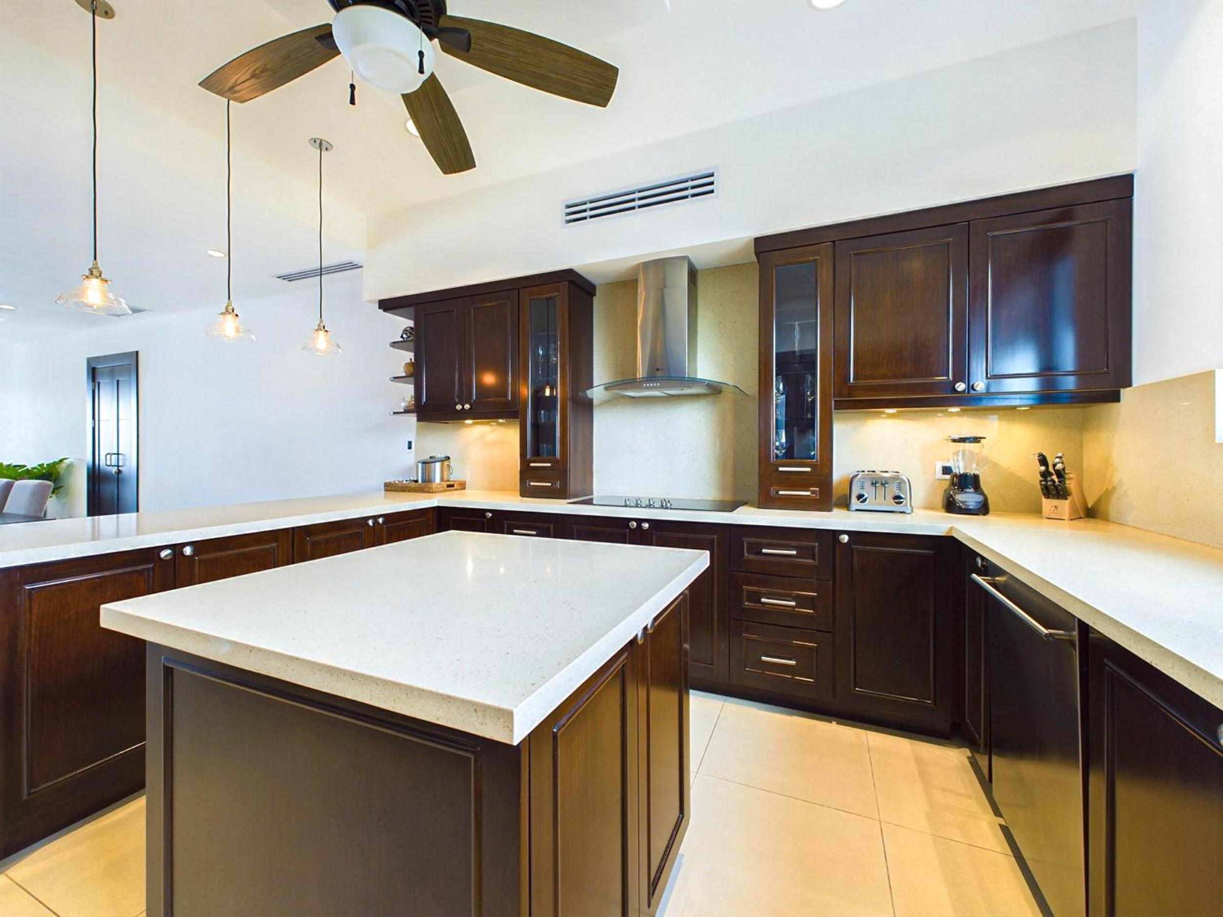 360 Splendor 307A-Ocean View 2 Br Condo-Breakfast