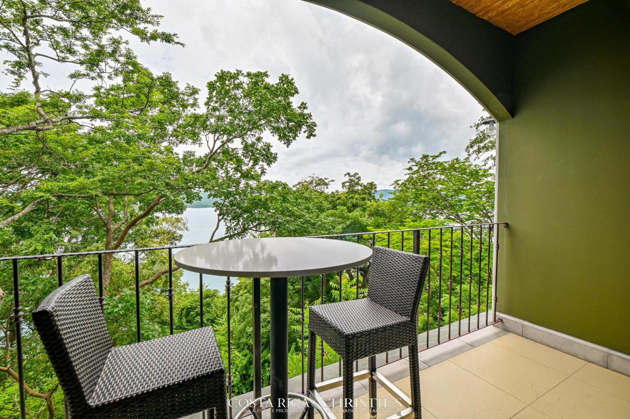 360 Splendor 306-Ocean View Condo-Breakfast