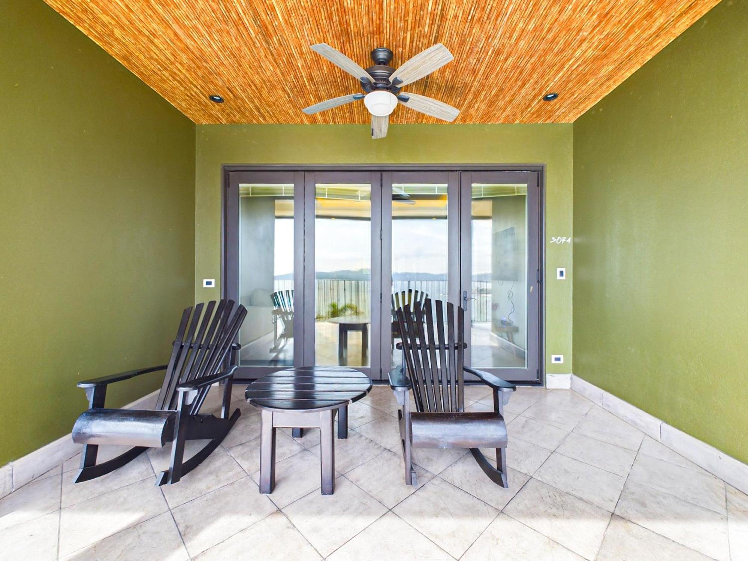 360 Splendor 307A-Ocean View 2 Br Condo-Breakfast