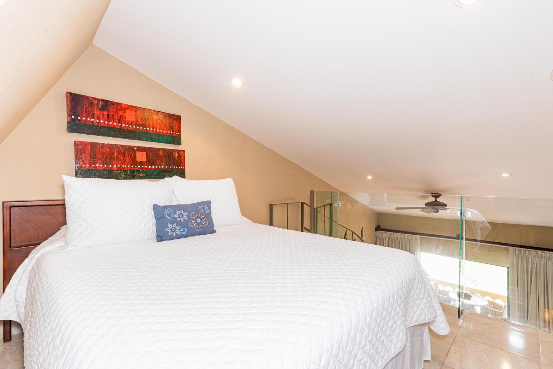 El Diria 301- Ocean View 3 Bedroom Condo