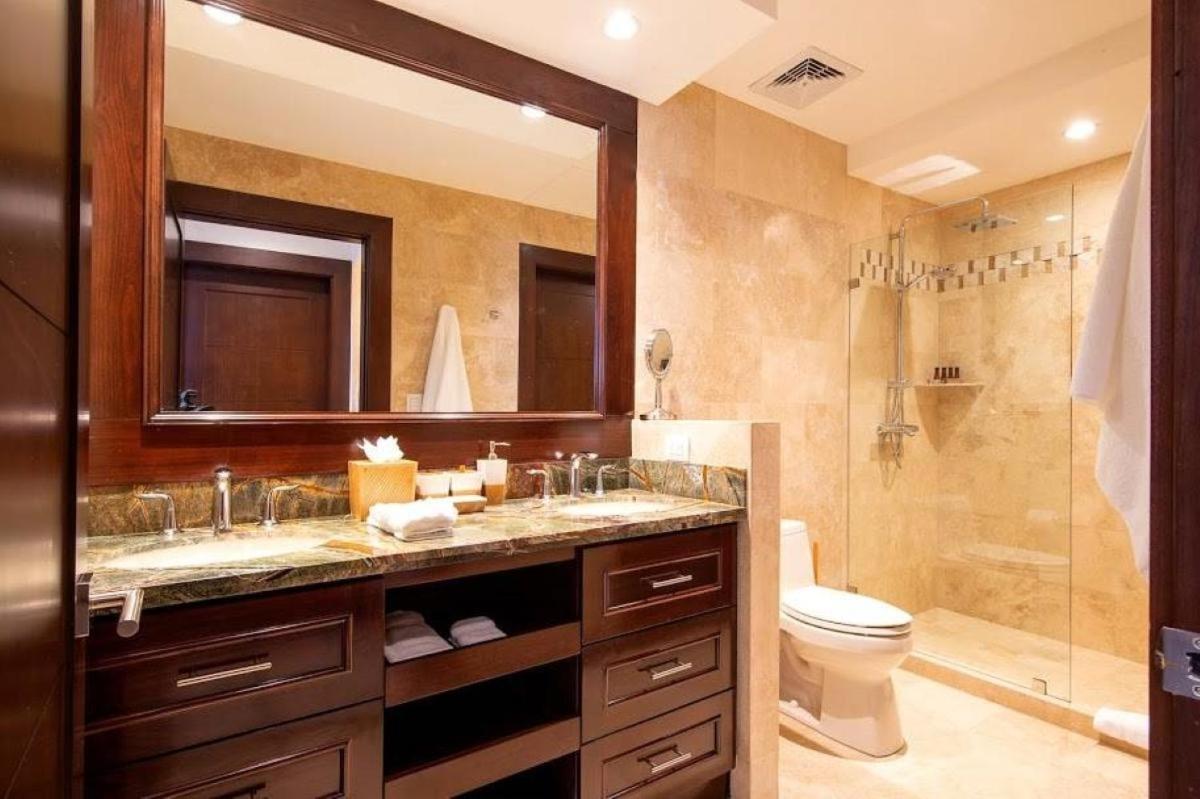 360 Splendor 403 Ocean View Condo- With Breakfast