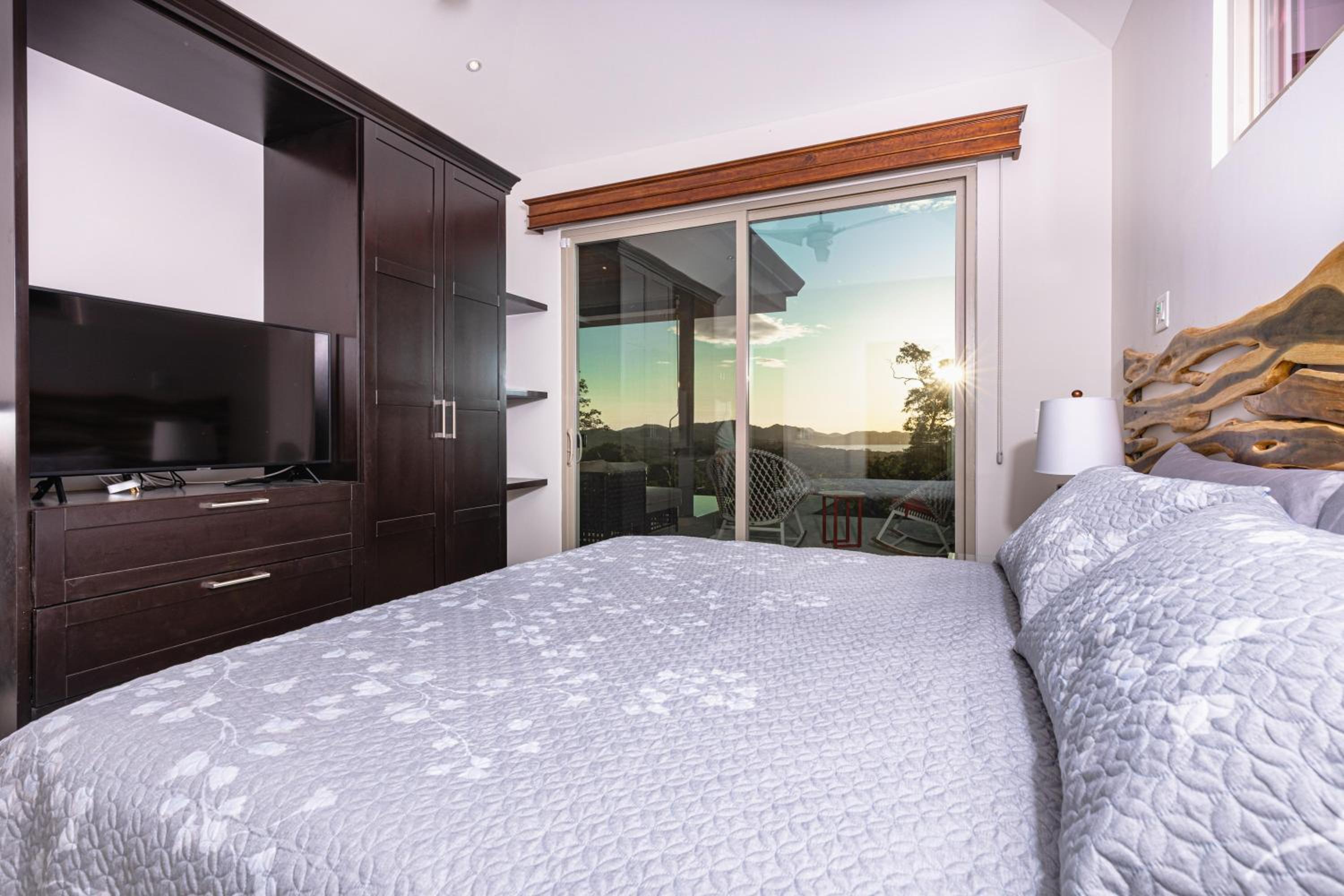 Casa De Los Sueños, Brand New Ocean View Home On 125 Acres!